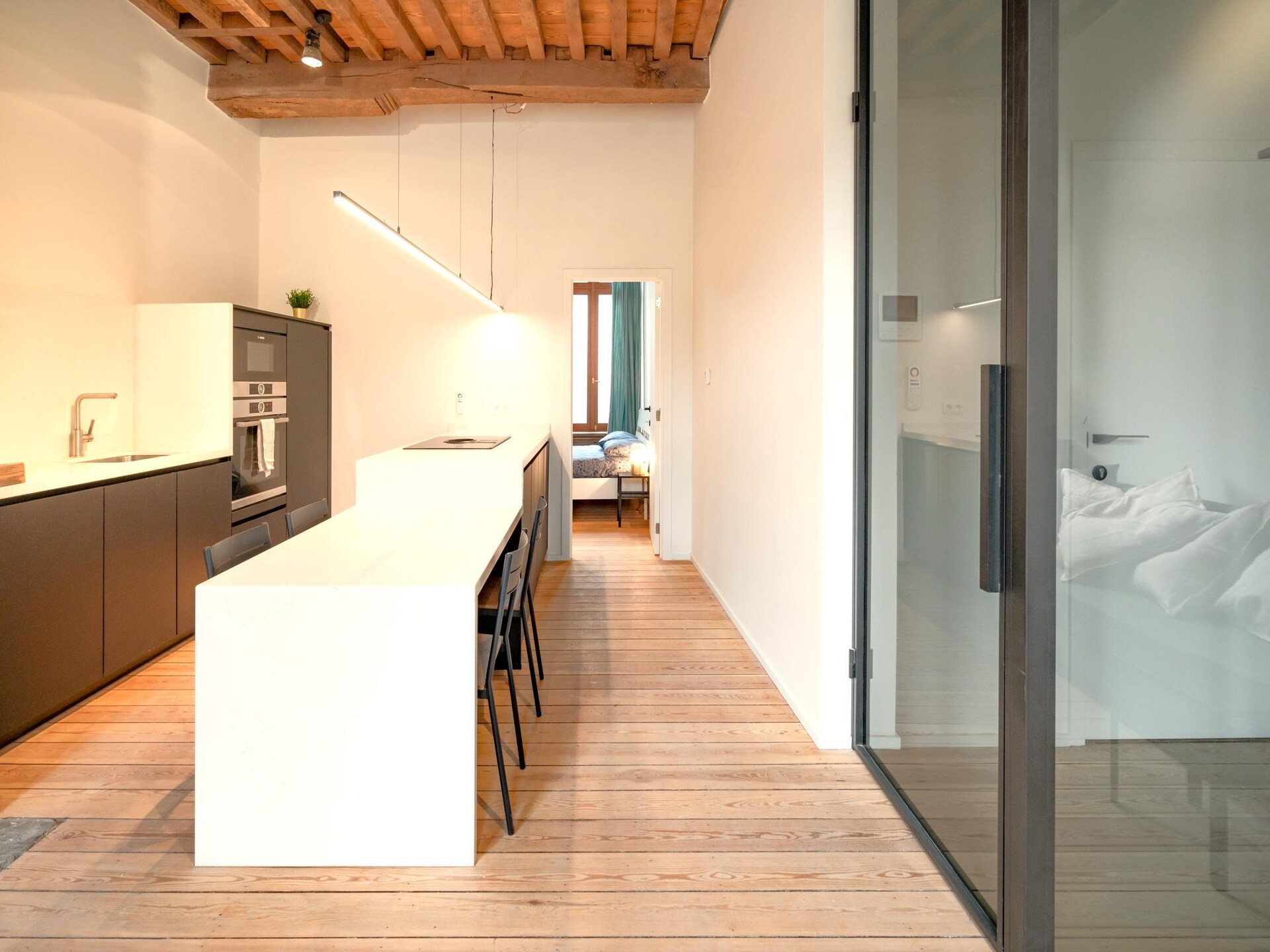 Duplex in hartje Antwerpen met houten interieur (65 m²) - foto 7