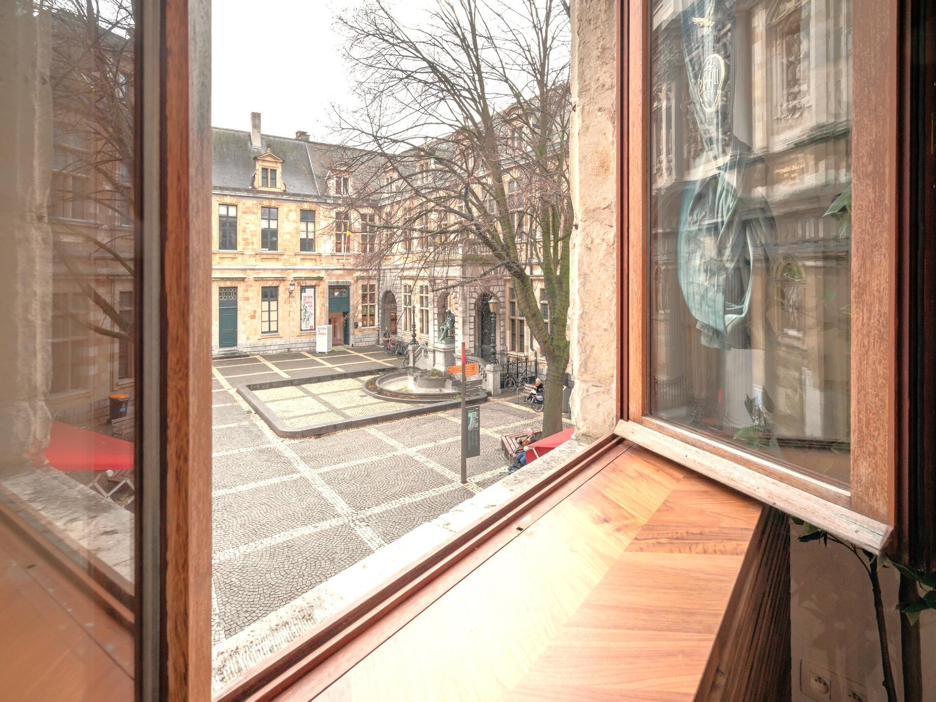 Duplex in hartje Antwerpen met houten interieur (65 m²) - foto 17
