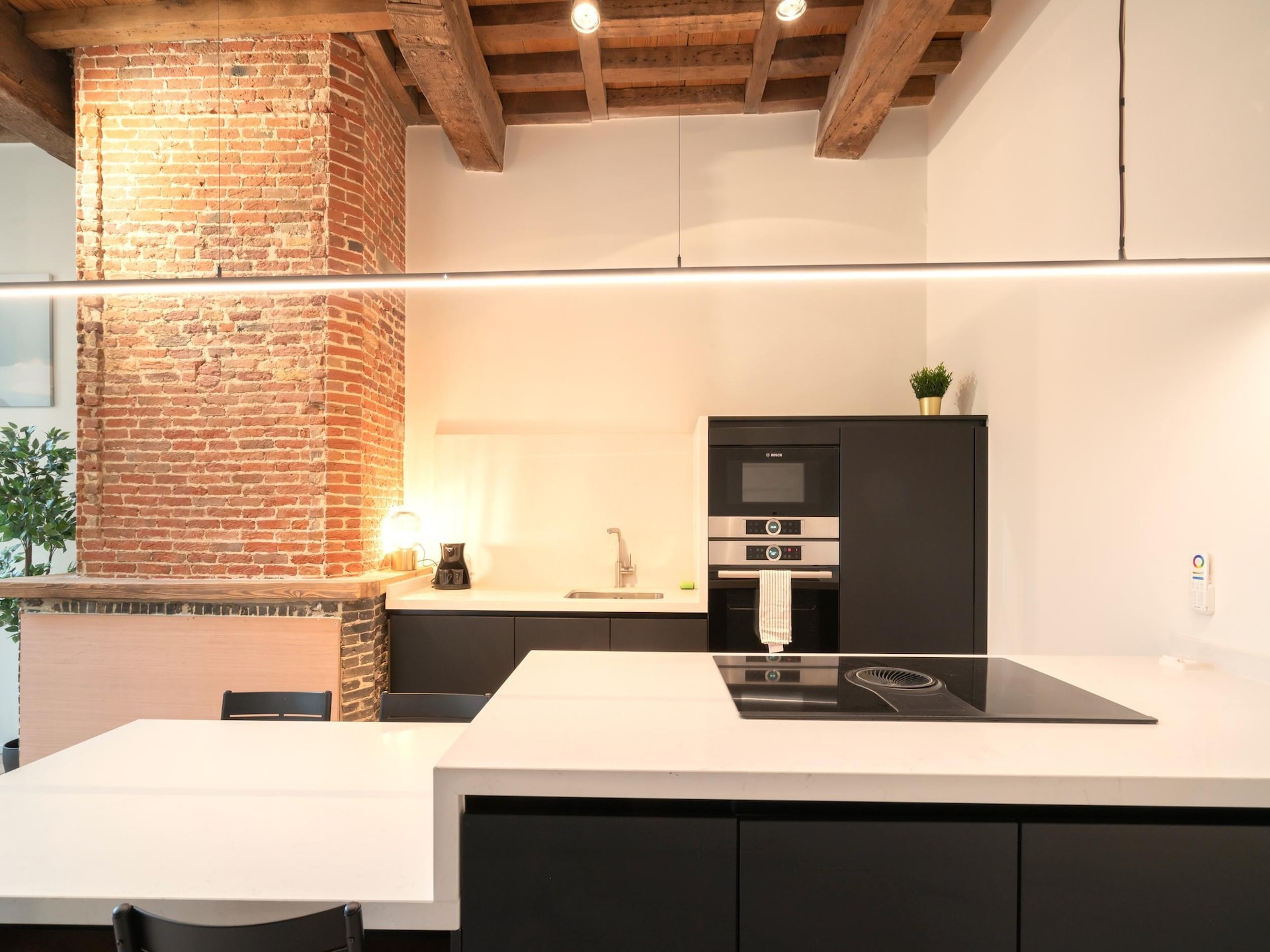 Duplex in hartje Antwerpen met houten interieur (65 m²) - foto 9