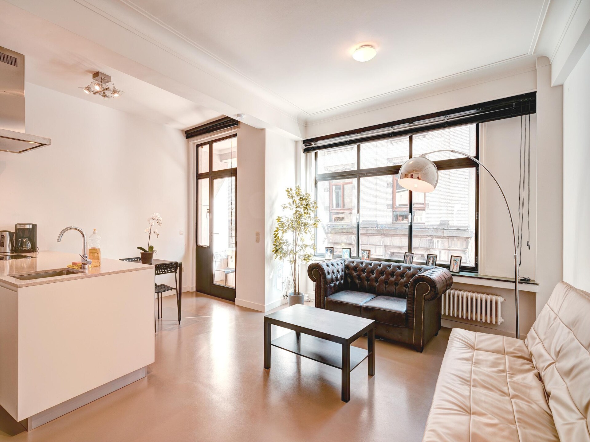 2-slaapkamerappartement aan de Meir in Antwerpen - foto 2