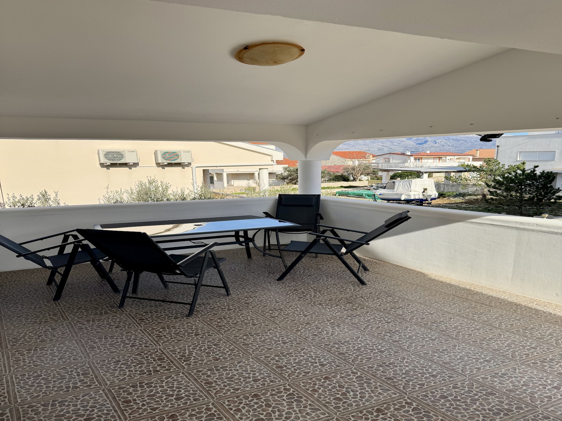 Centraal gelegen appartement in Ražanac met jacuzzi - foto 17
