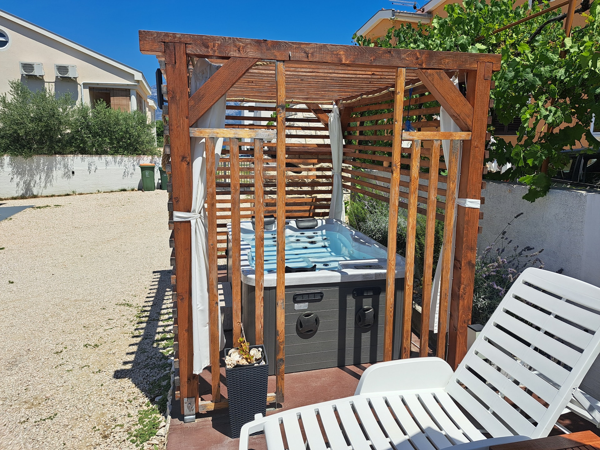Centraal gelegen appartement in Ražanac met jacuzzi - foto 6