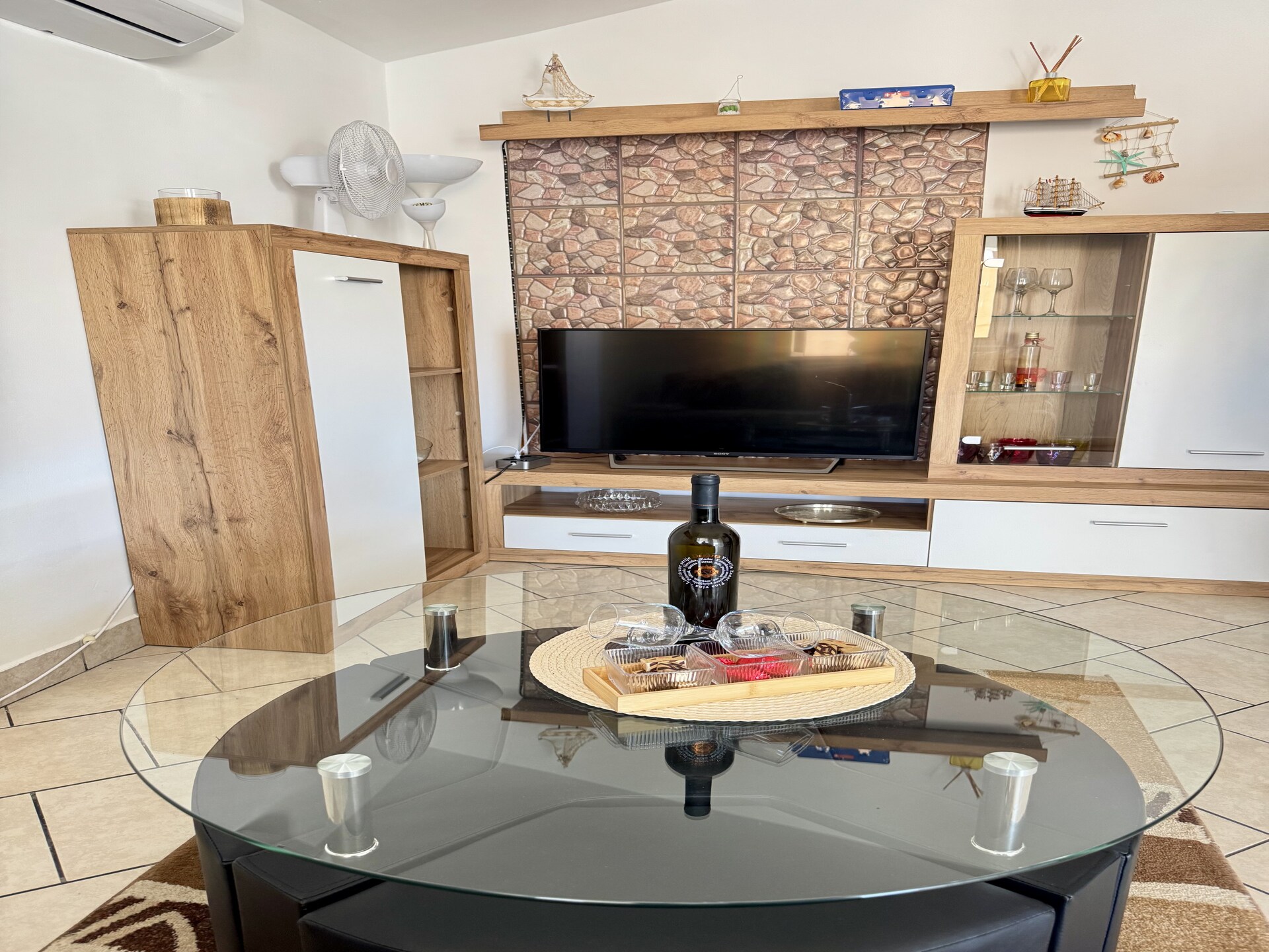 4-persoons appartement in Ražanac met jacuzzi en strand nabij - foto 10