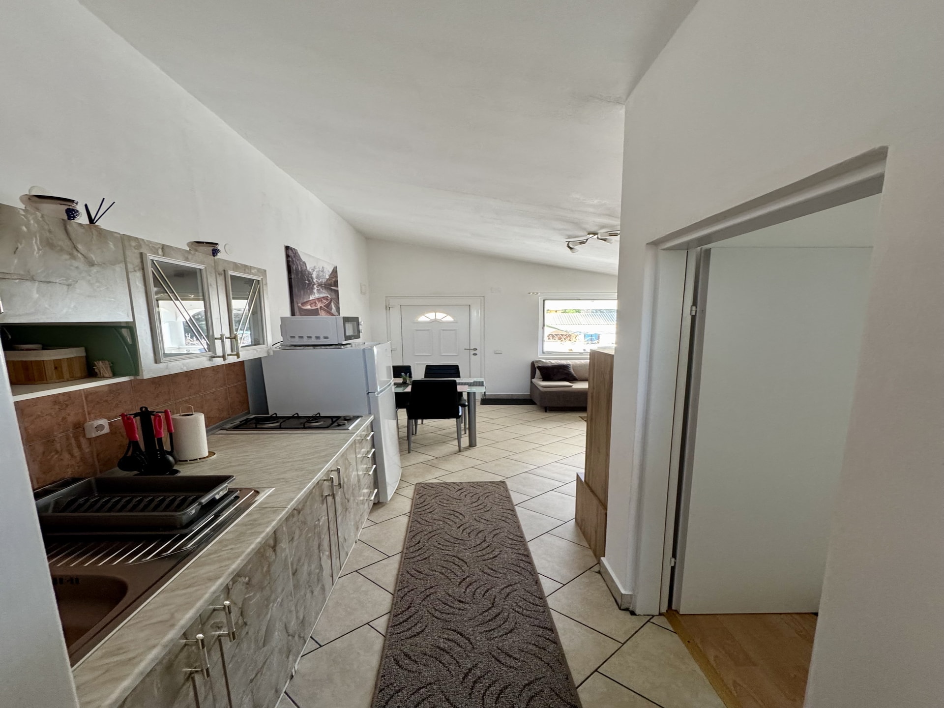 4-persoons appartement in Ražanac met jacuzzi en strand nabij - foto 11