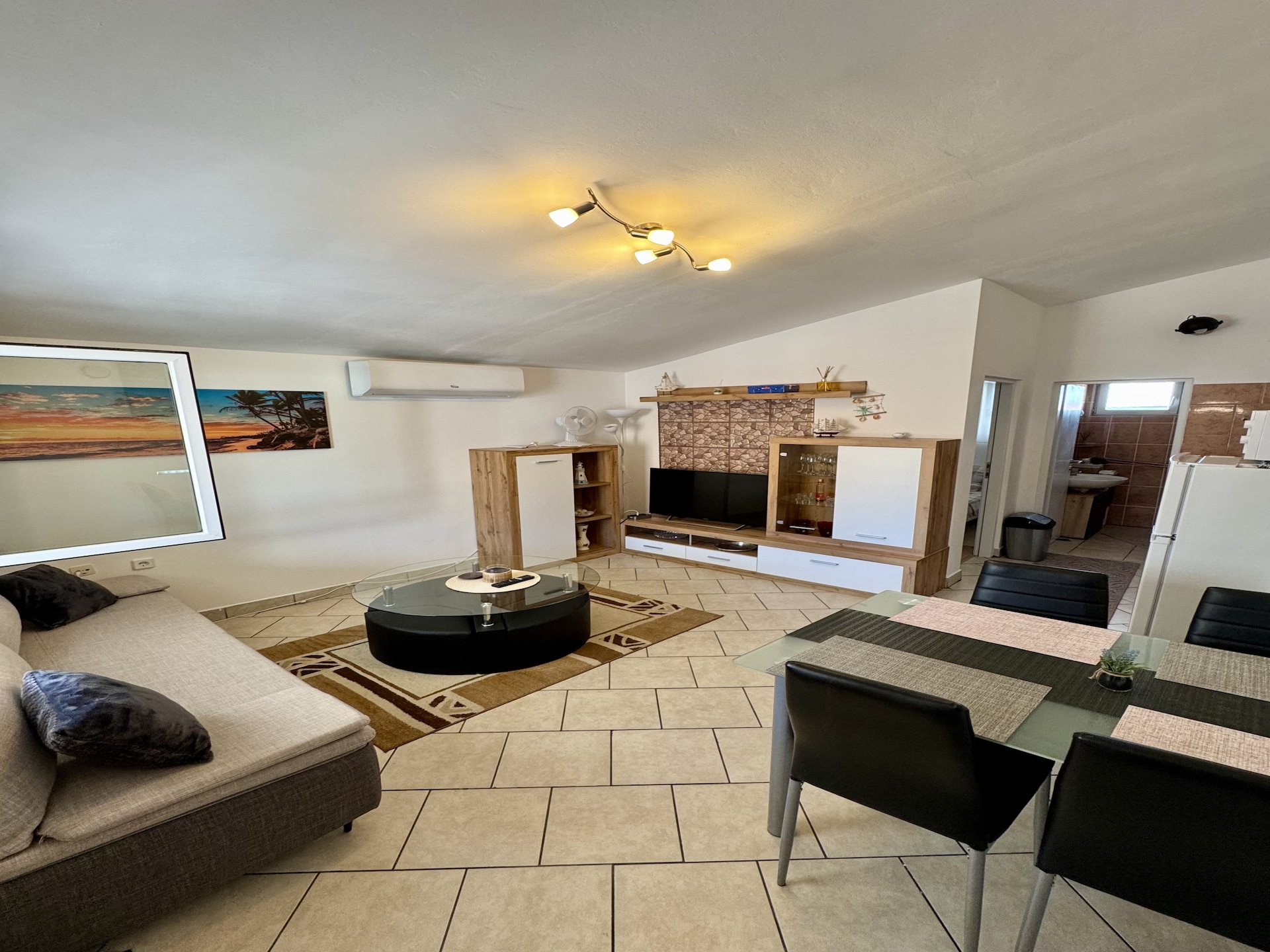 4-persoons appartement in Ražanac met jacuzzi en strand nabij - foto 8