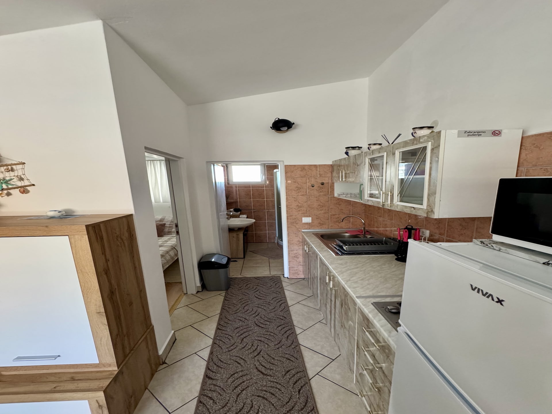 4-persoons appartement in Ražanac met jacuzzi en strand nabij - foto 4