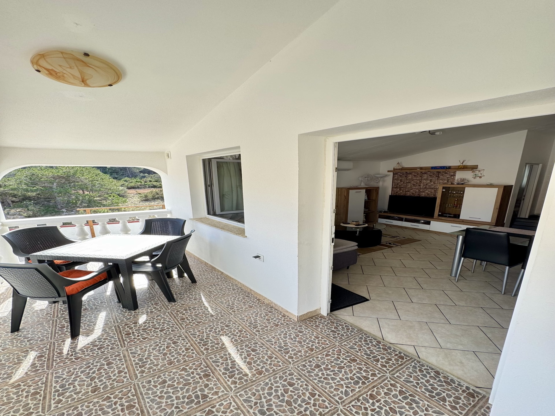 4-persoons appartement in Ražanac met jacuzzi en strand nabij - foto 14