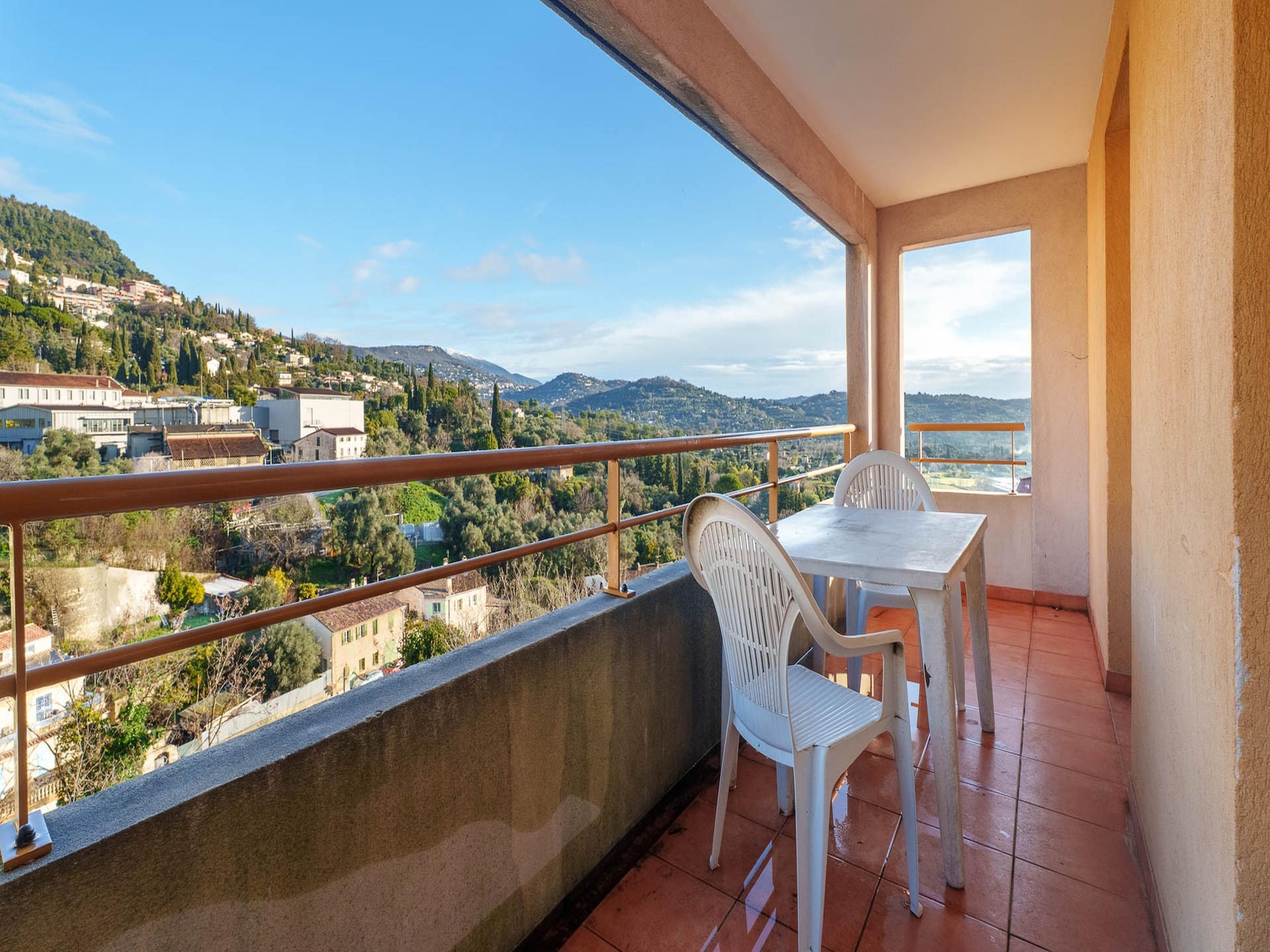 Op 900m van het centrum: licht appartement in Grasse voor 4 personen - foto 5