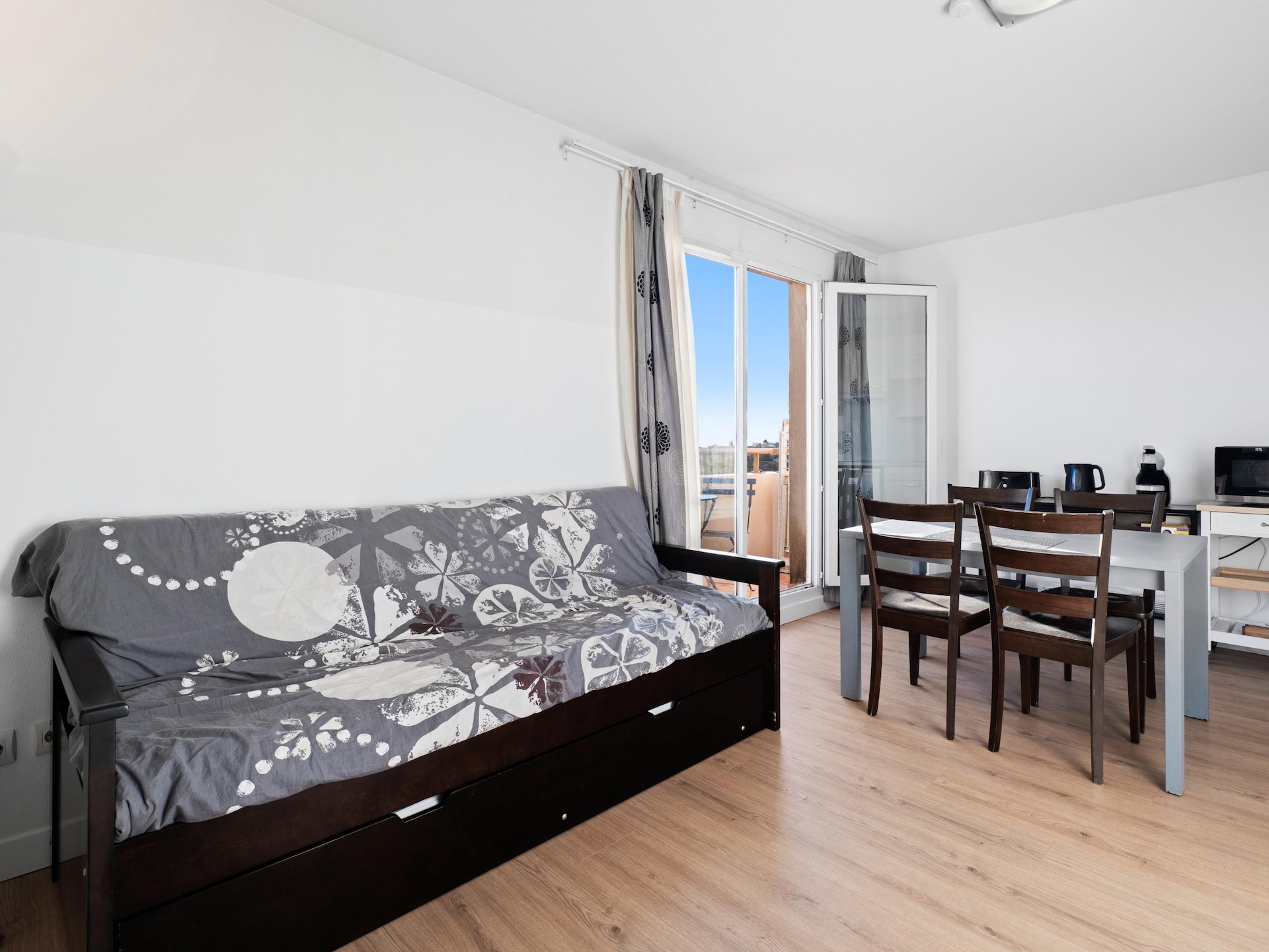 Licht appartement in Grasse met balkon en zwembad - foto 1