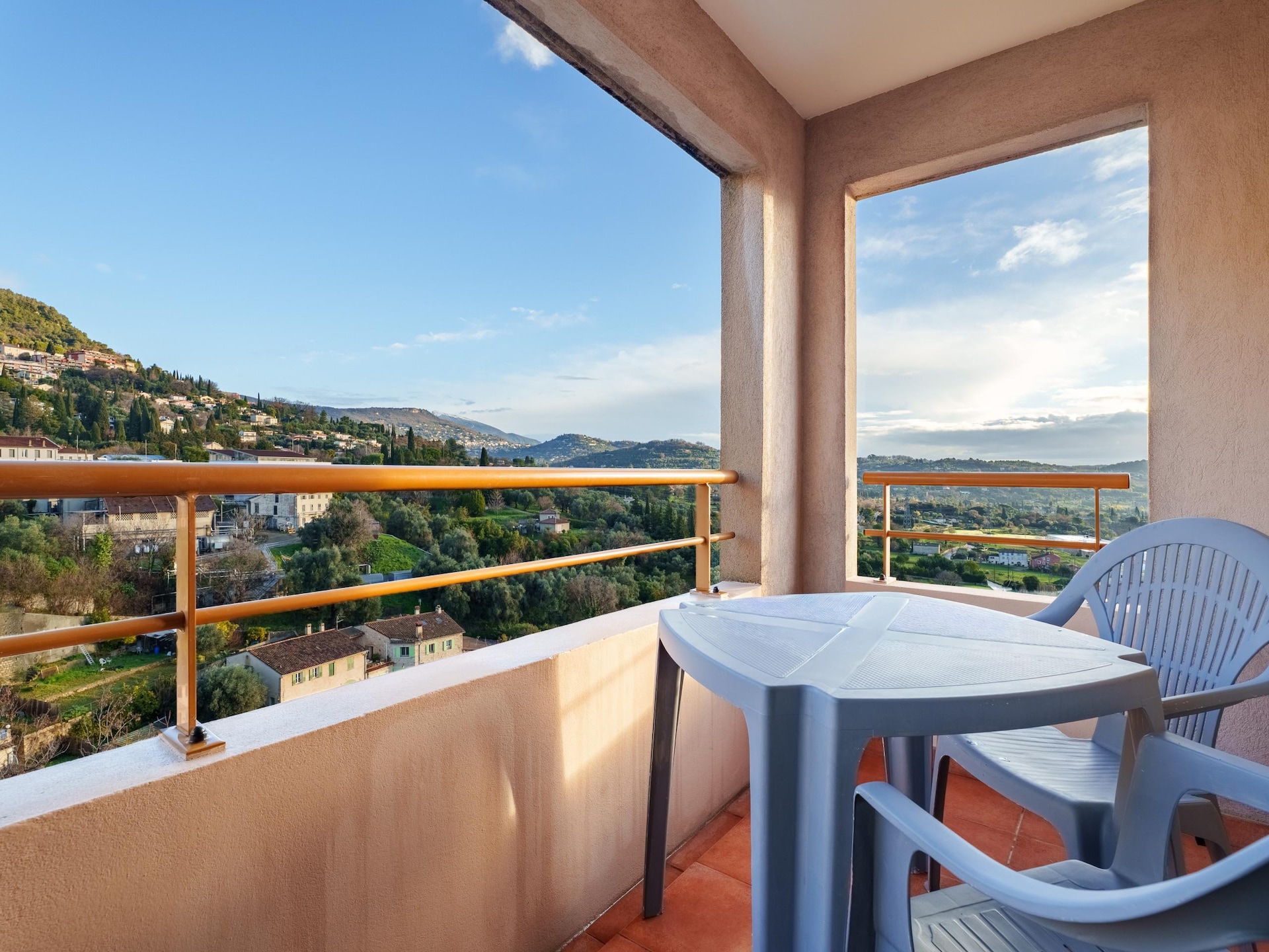 Licht appartement in Grasse met balkon en zwembad - foto 11