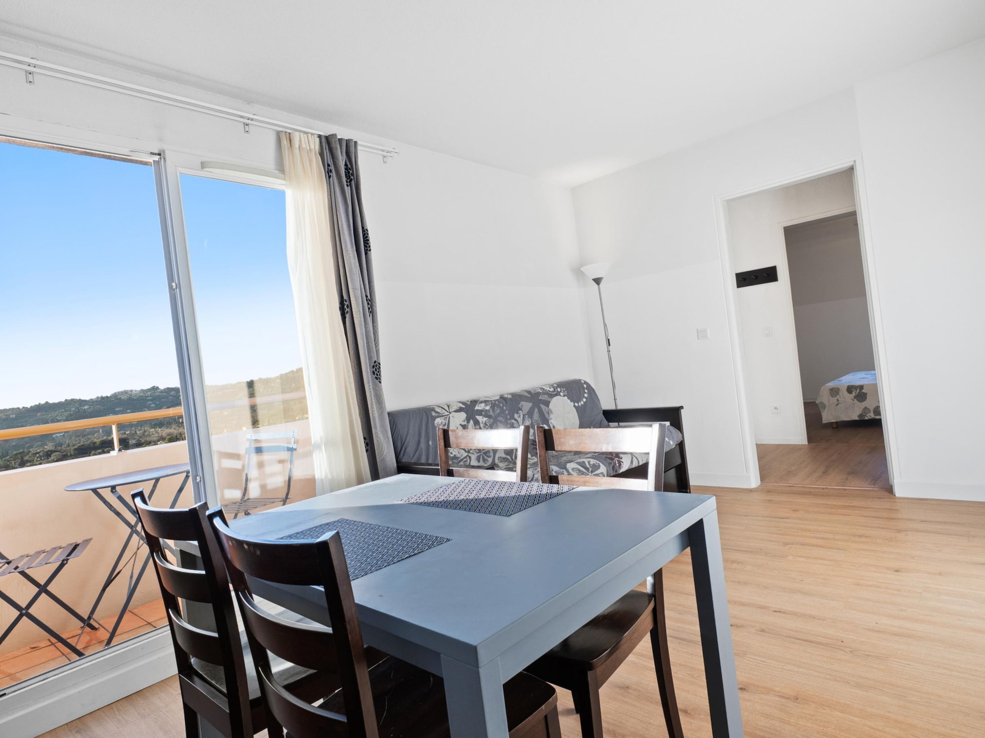 Licht appartement in Grasse met balkon en zwembad - foto 15