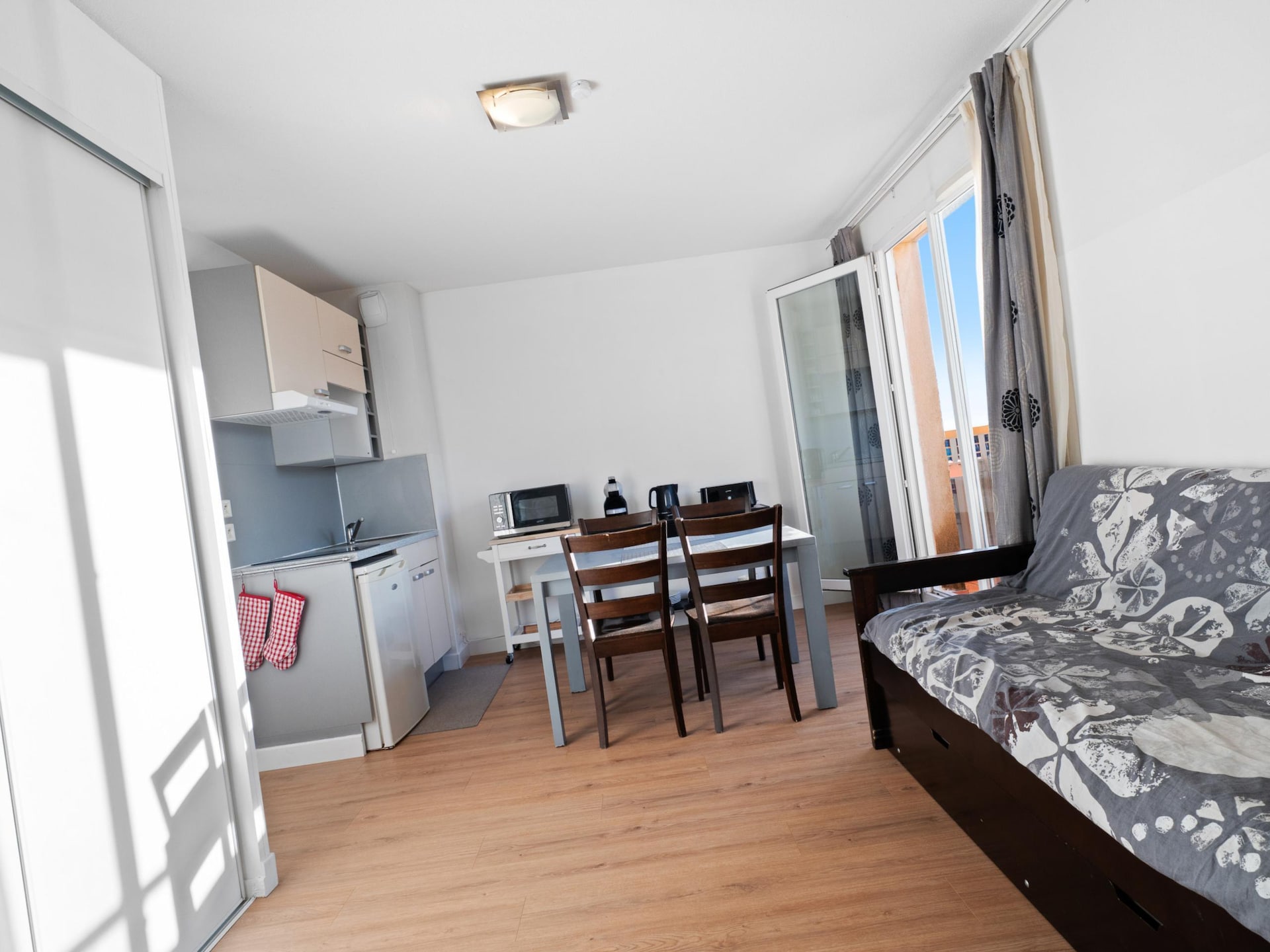 Licht appartement in Grasse met balkon en zwembad - foto 14