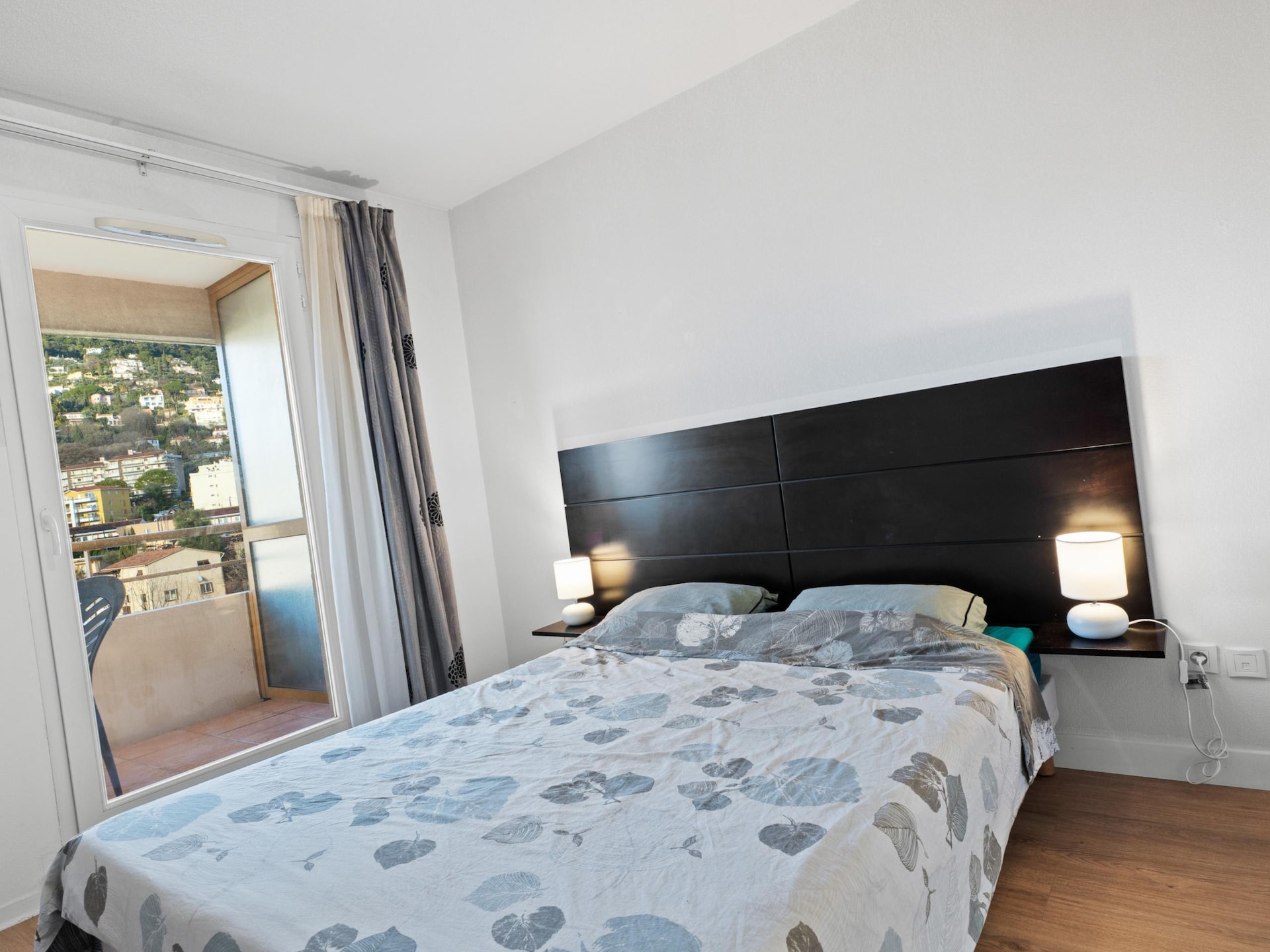 Licht appartement in Grasse met balkon en zwembad - foto 17