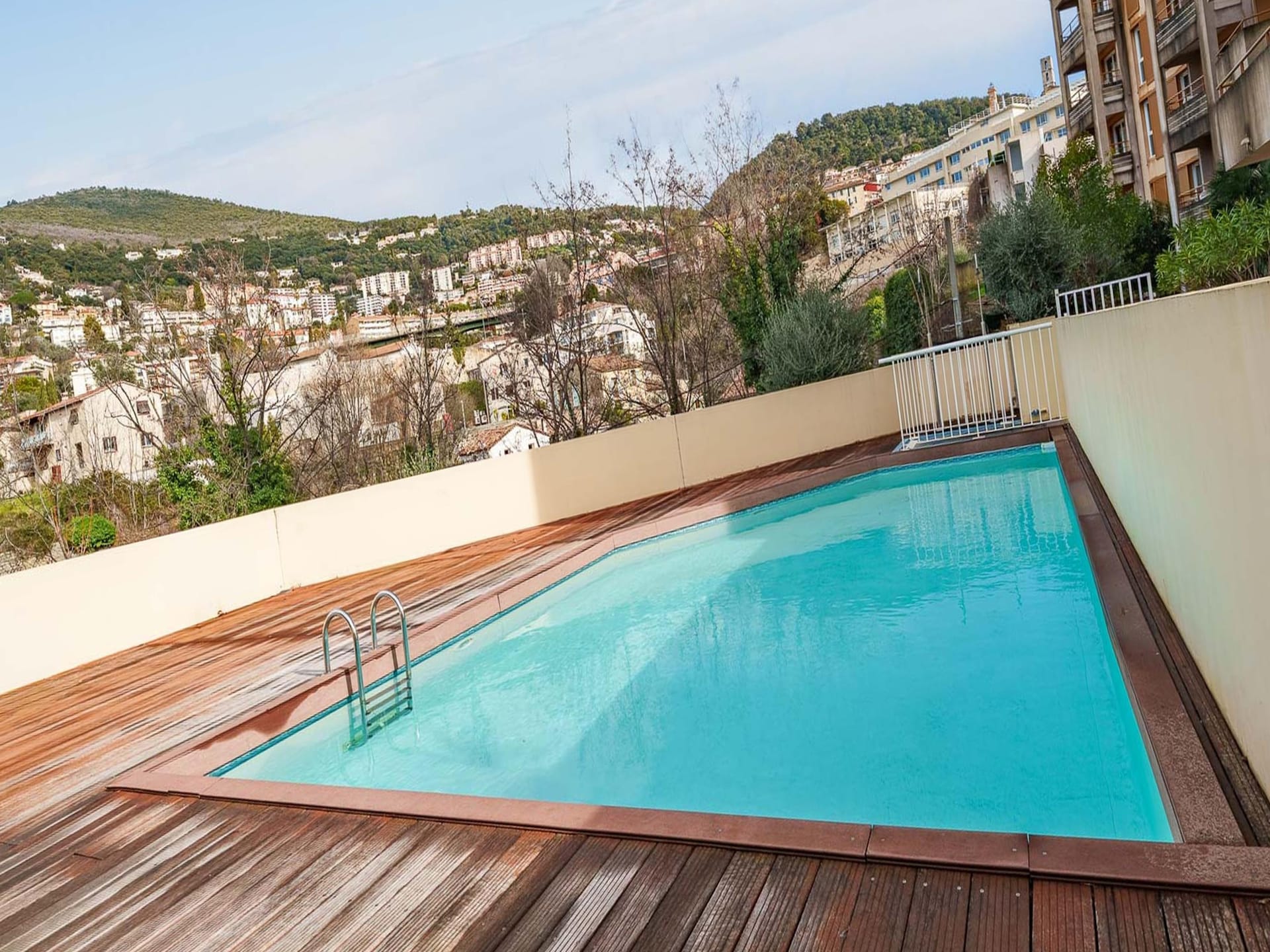 Licht appartement in Grasse met balkon en zwembad - foto 13