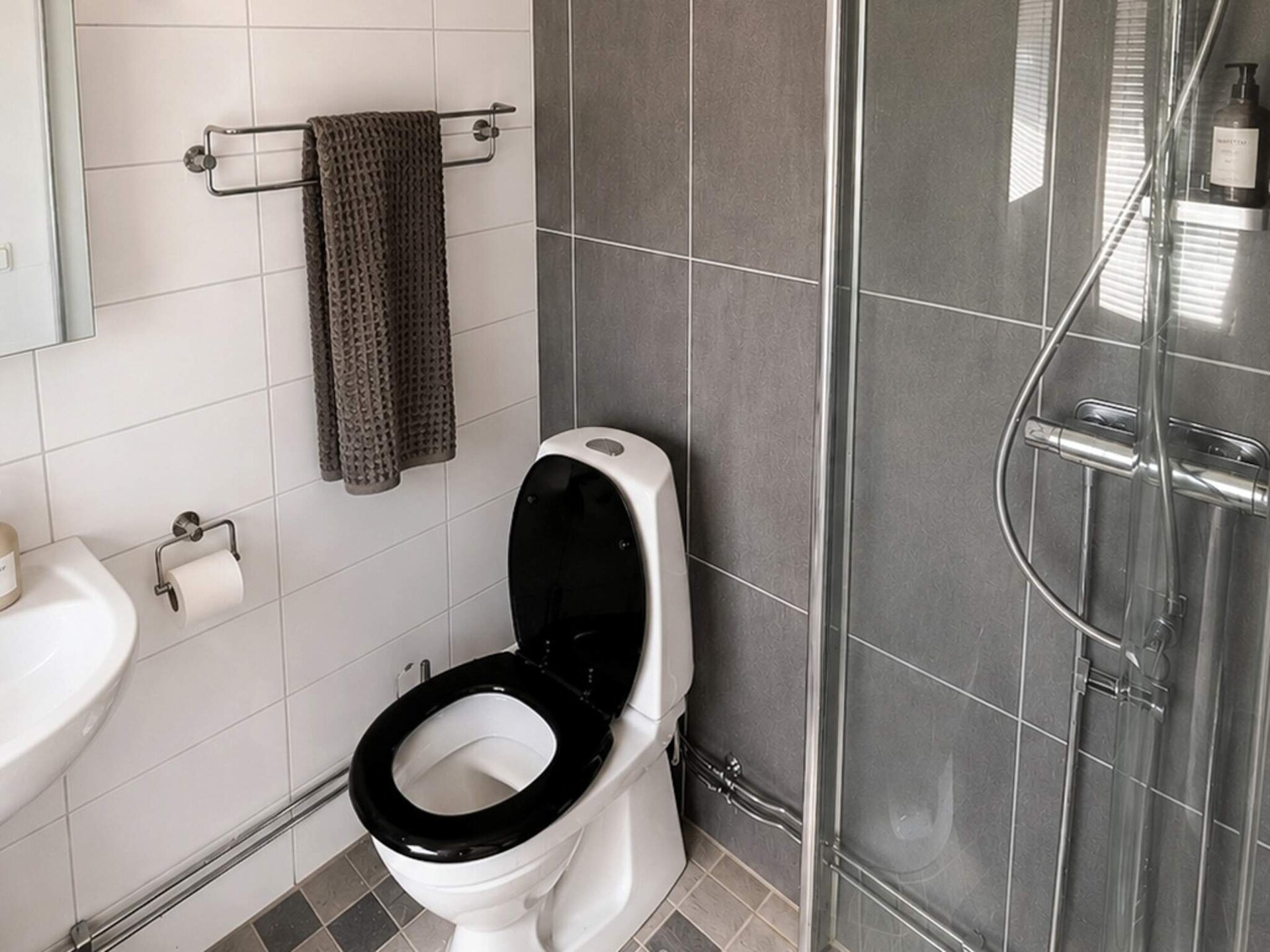 Knus vakantiehuis bij het meer van Holsjön in Holsljunga - foto 9