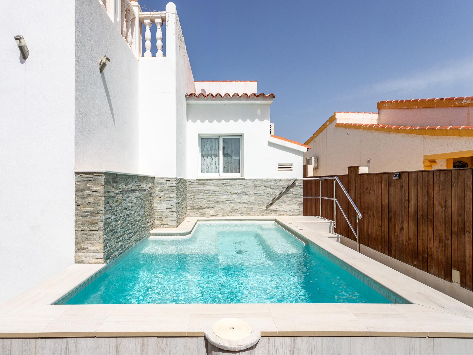 Modern appartement nabij zee in Calpe met zwembad en airco - foto 1