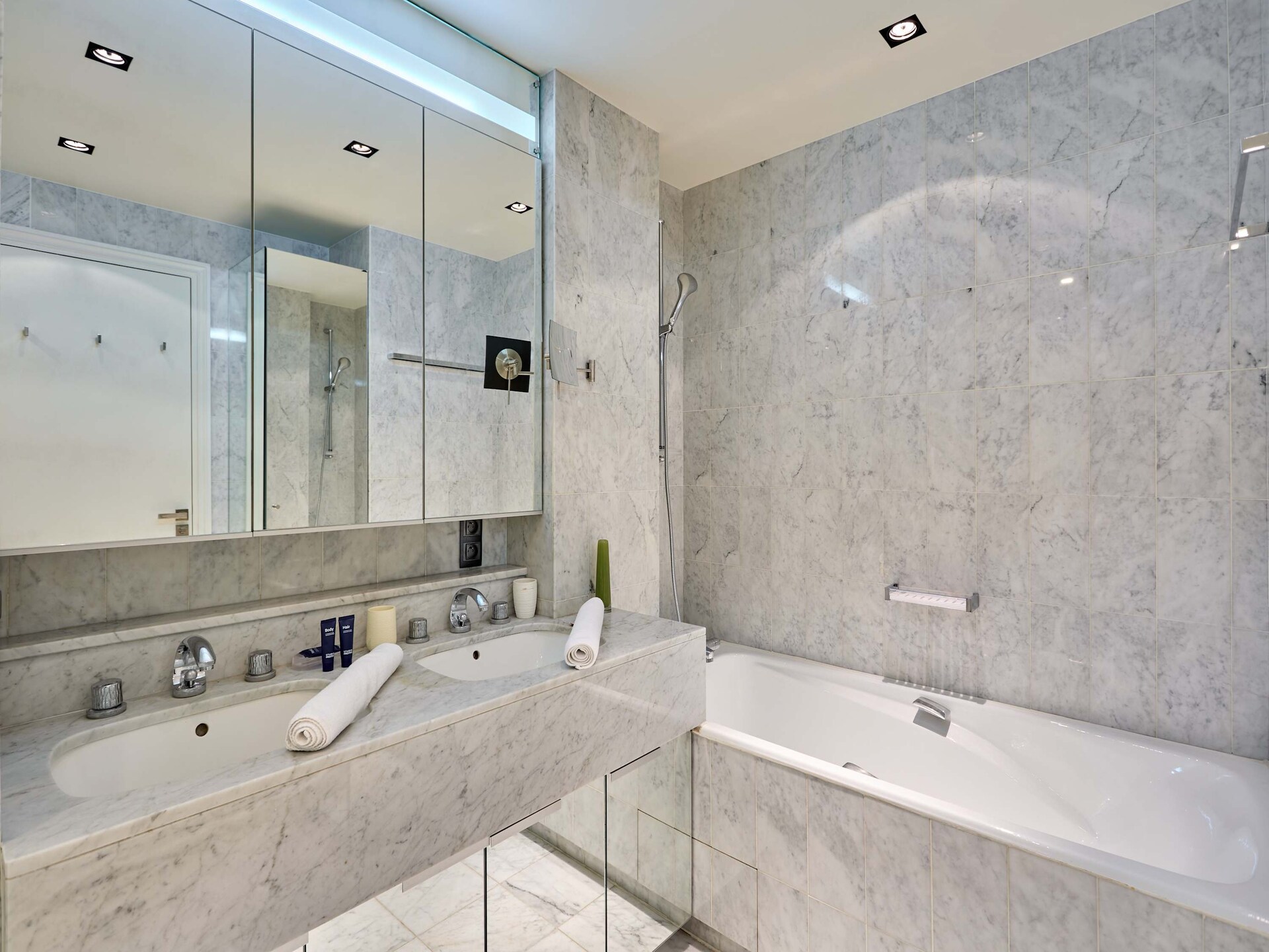 Luxe appartement 111m² met terras aan Boulevard Maurice Barrès, Neuilly-sur-Seine - foto 14