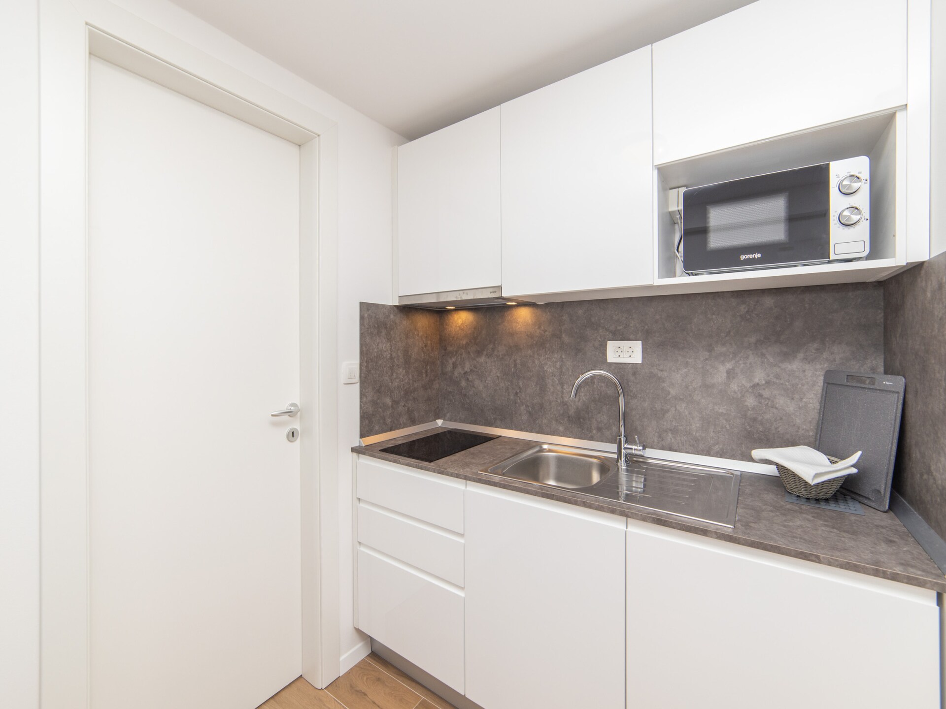 Altiora Prestige Residence 303: Zeezichtappartement op 100m van strand in Gradac - foto 1
