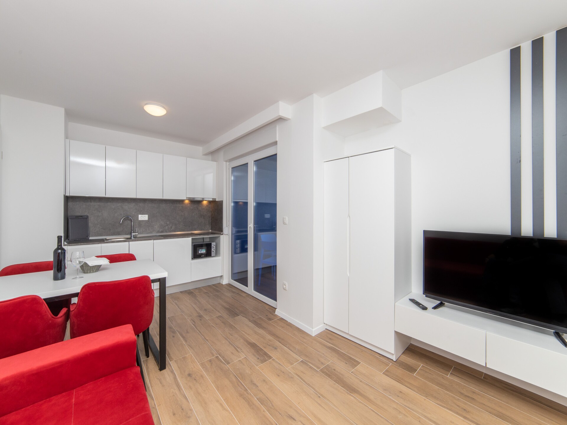 Modern appartement aan zee in Gradac, op 100 meter van het strand - foto 9