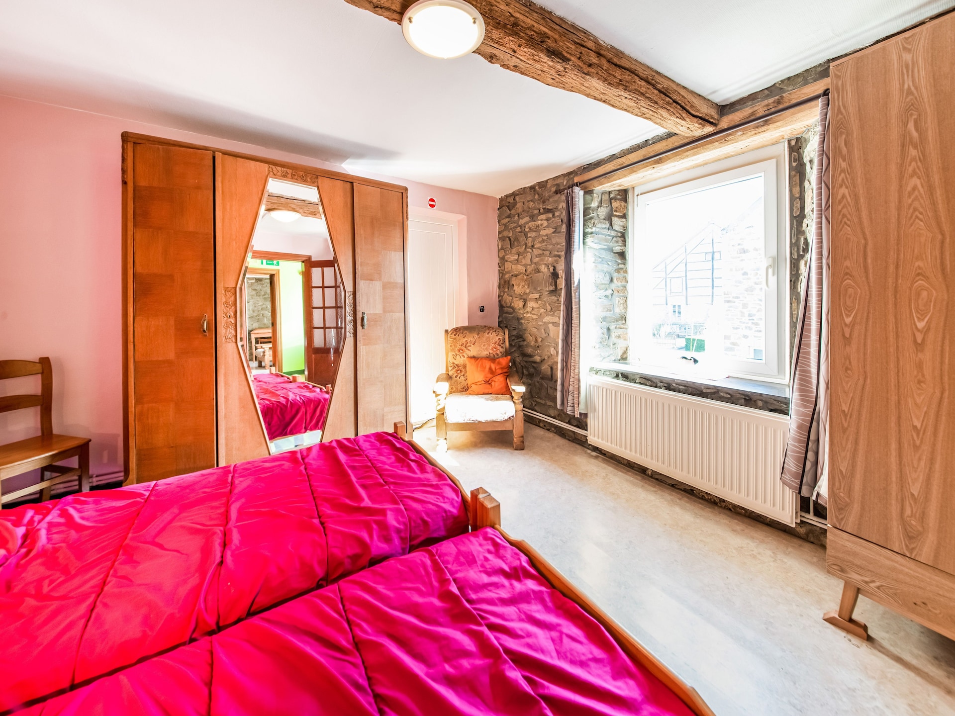 15-persoons vakantiehuis met haard en tuin in Awenne - foto 26