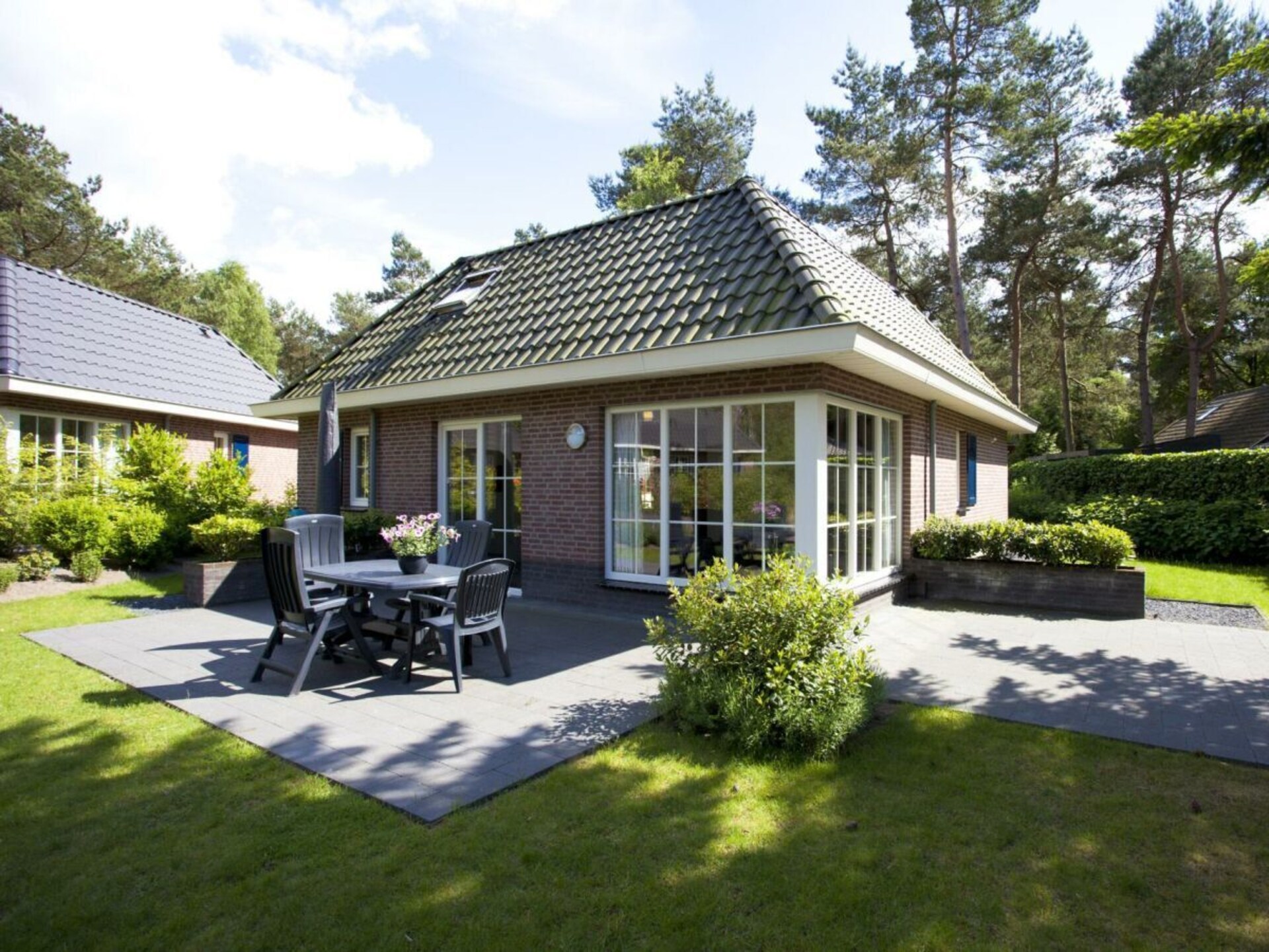 Vrijstaande villa voor 6 in de bossen van Beekbergen met grote tuin - foto 2