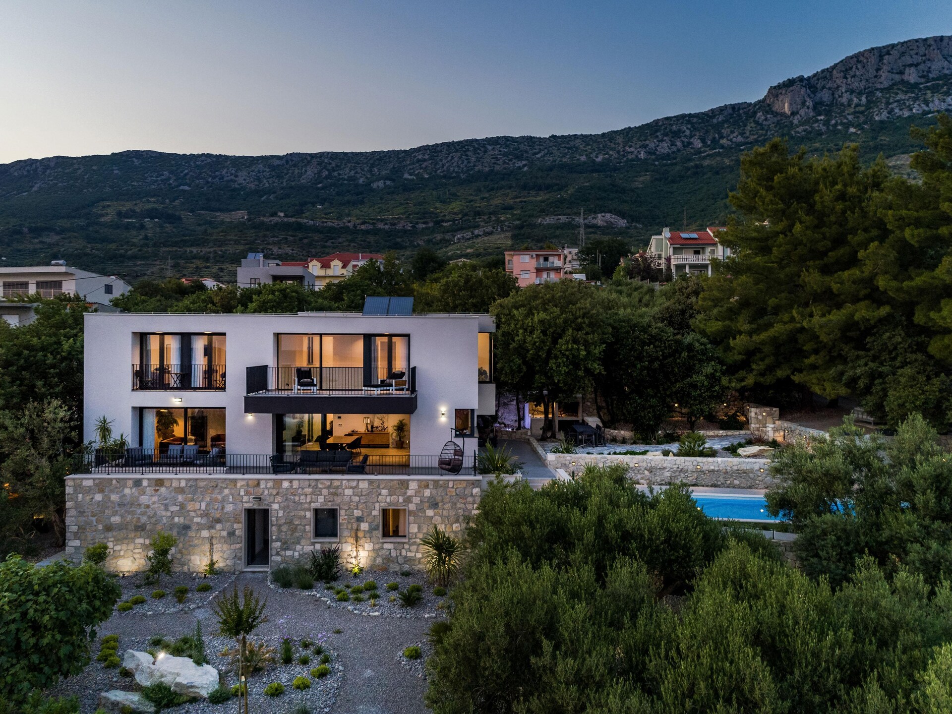 Ruime villa met privézwembad, sauna en zeezicht bij Split - foto 31