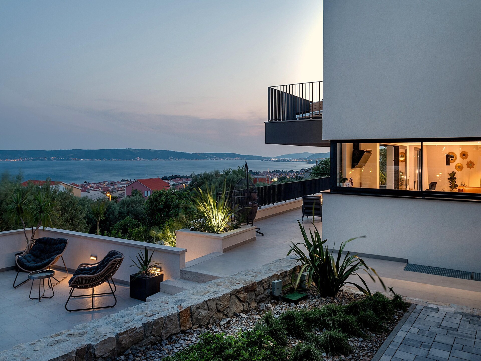 Ruime villa met privézwembad, sauna en zeezicht bij Split - foto 48