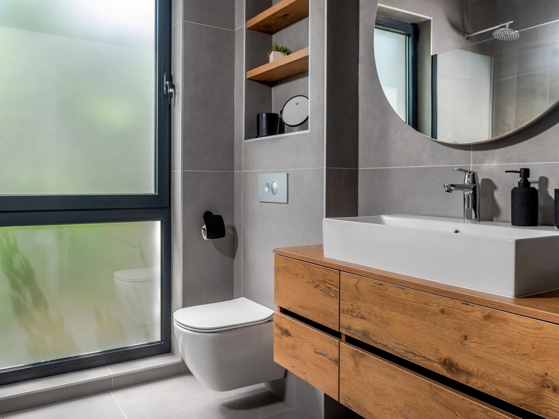 Ruime villa met privézwembad, sauna en zeezicht bij Split - foto 38