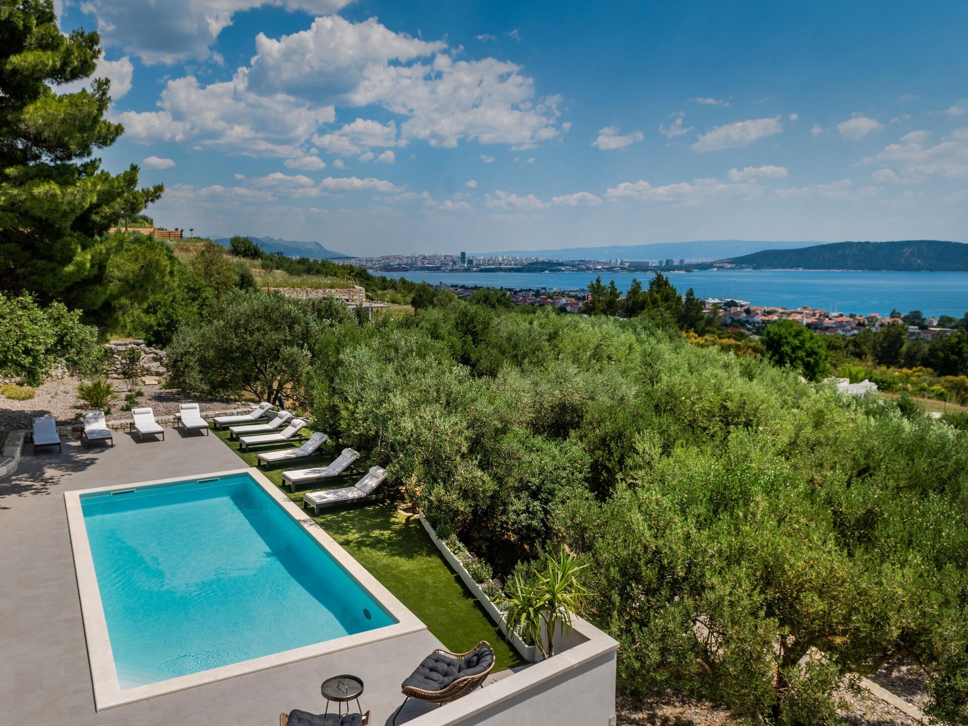 Ruime villa met privézwembad, sauna en zeezicht bij Split - foto 54