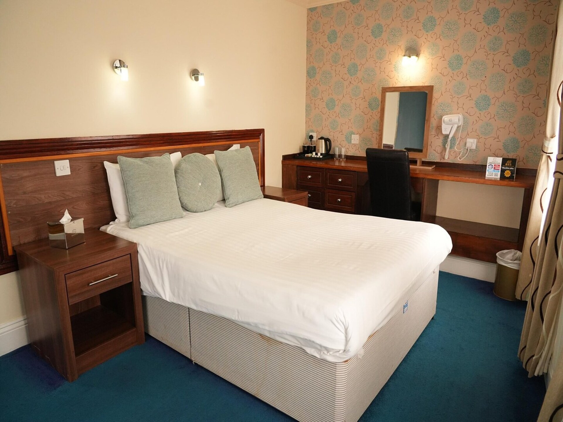Comfortabele familiekamer voor 4 in Derby, dichtbij het centrum - foto 23