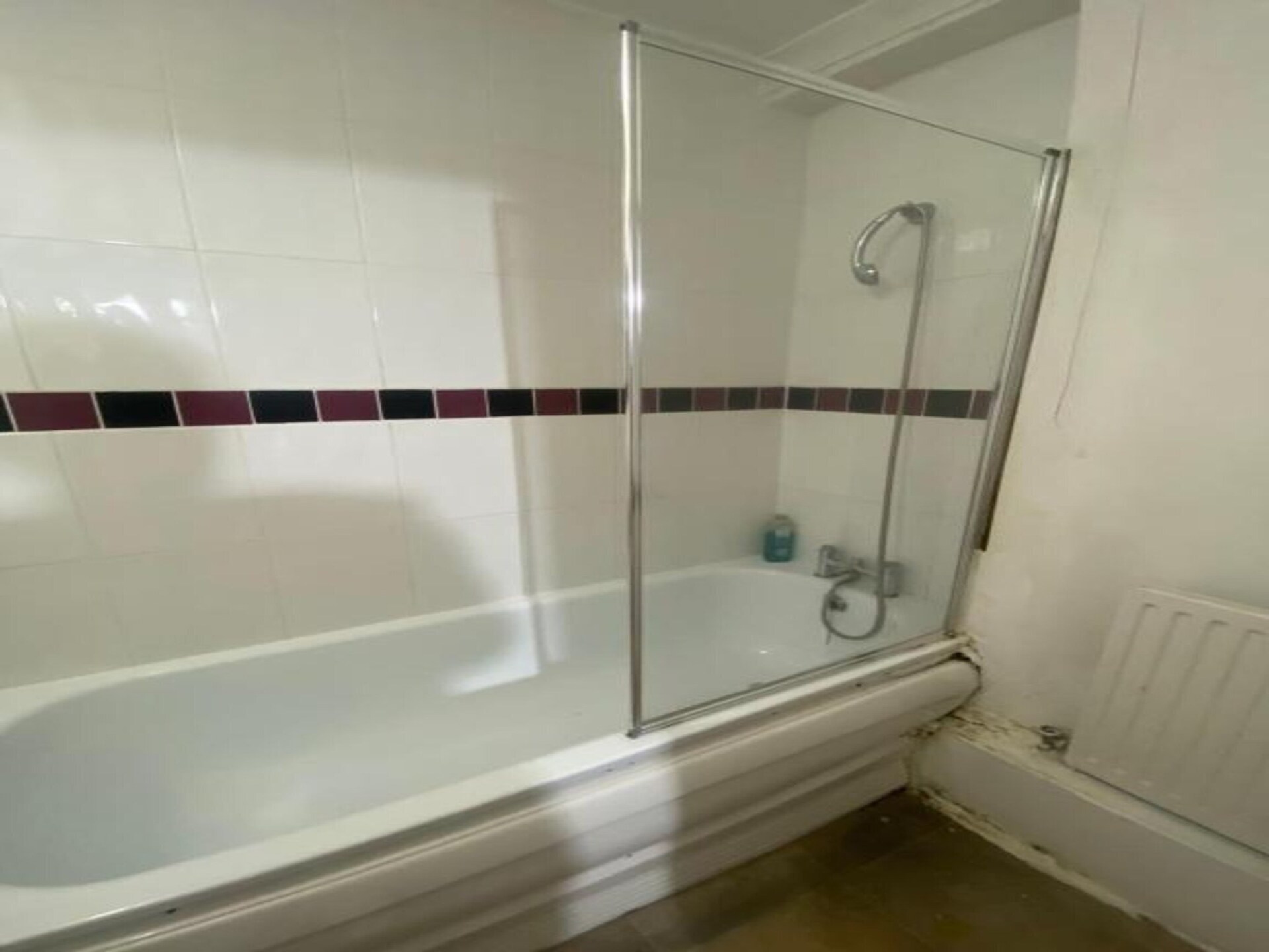 Knusse hotelkamer in Ilford, vlakbij Londen en op loopafstand van het meer - foto 17