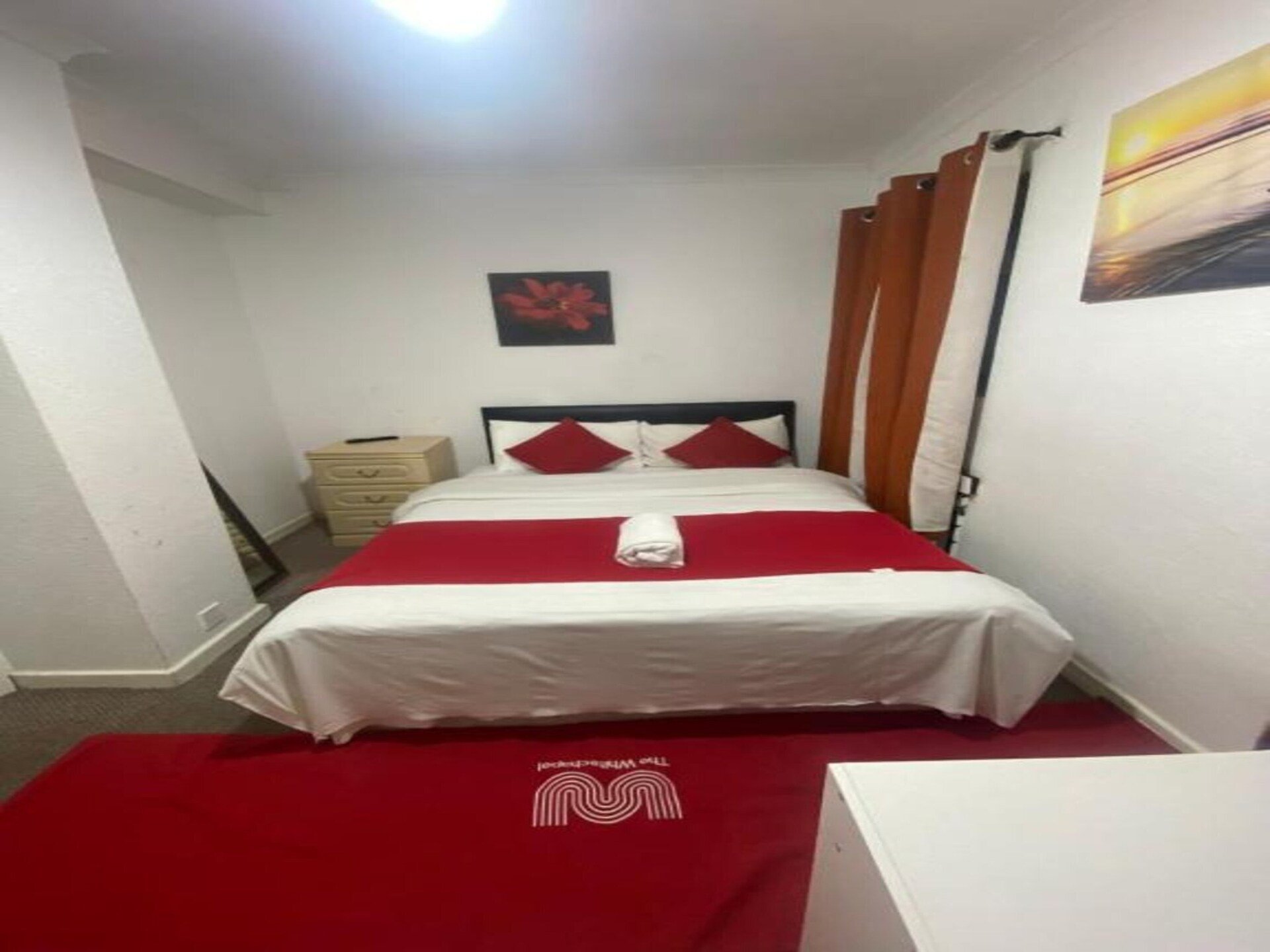 Compacte eenpersoonskamer met gedeelde badkamer in Ilford, vlakbij Londen - foto 5