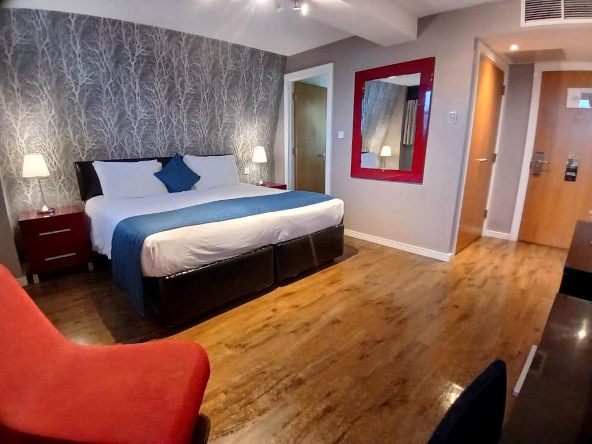 Compact Double Room in historisch Royal Hotel Cardiff - foto 21