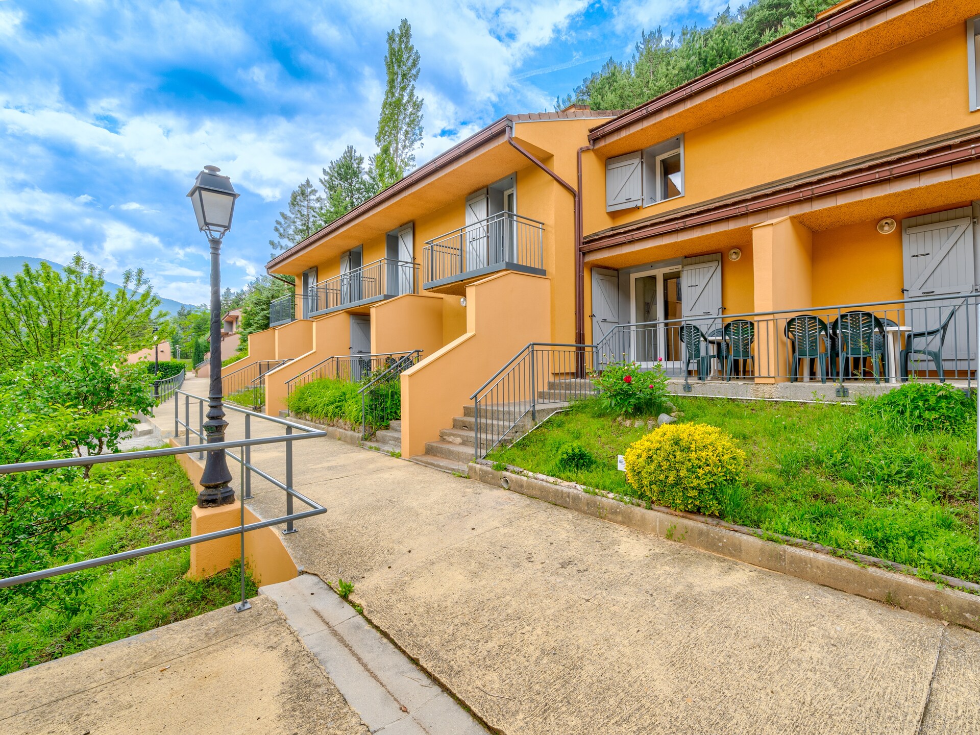 Ruim 4-kamerappartement voor 7 personen aan de rivier in Guillaumes - foto 1