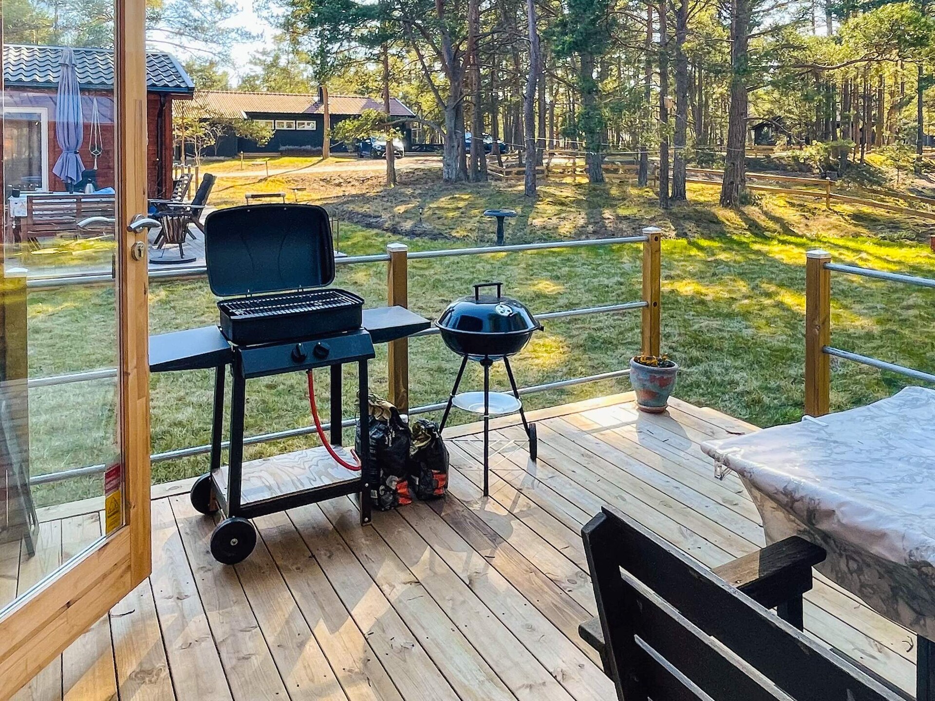 Knus vakantiehuis in Yngsjö, 300m van het strand en omringd door pijnbomen - foto 4