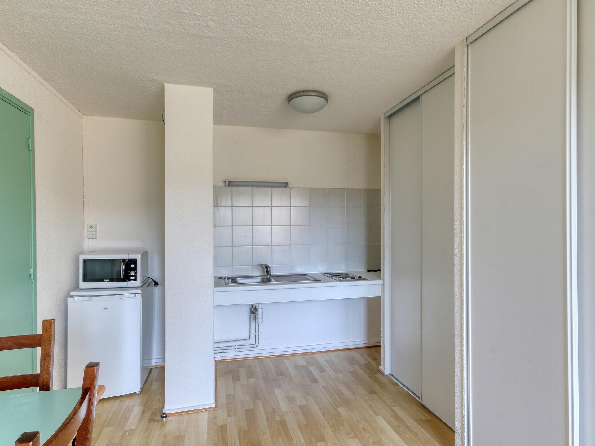 Toegankelijk appartement aan het meer van Fades-Besserves met zwembad - foto 4