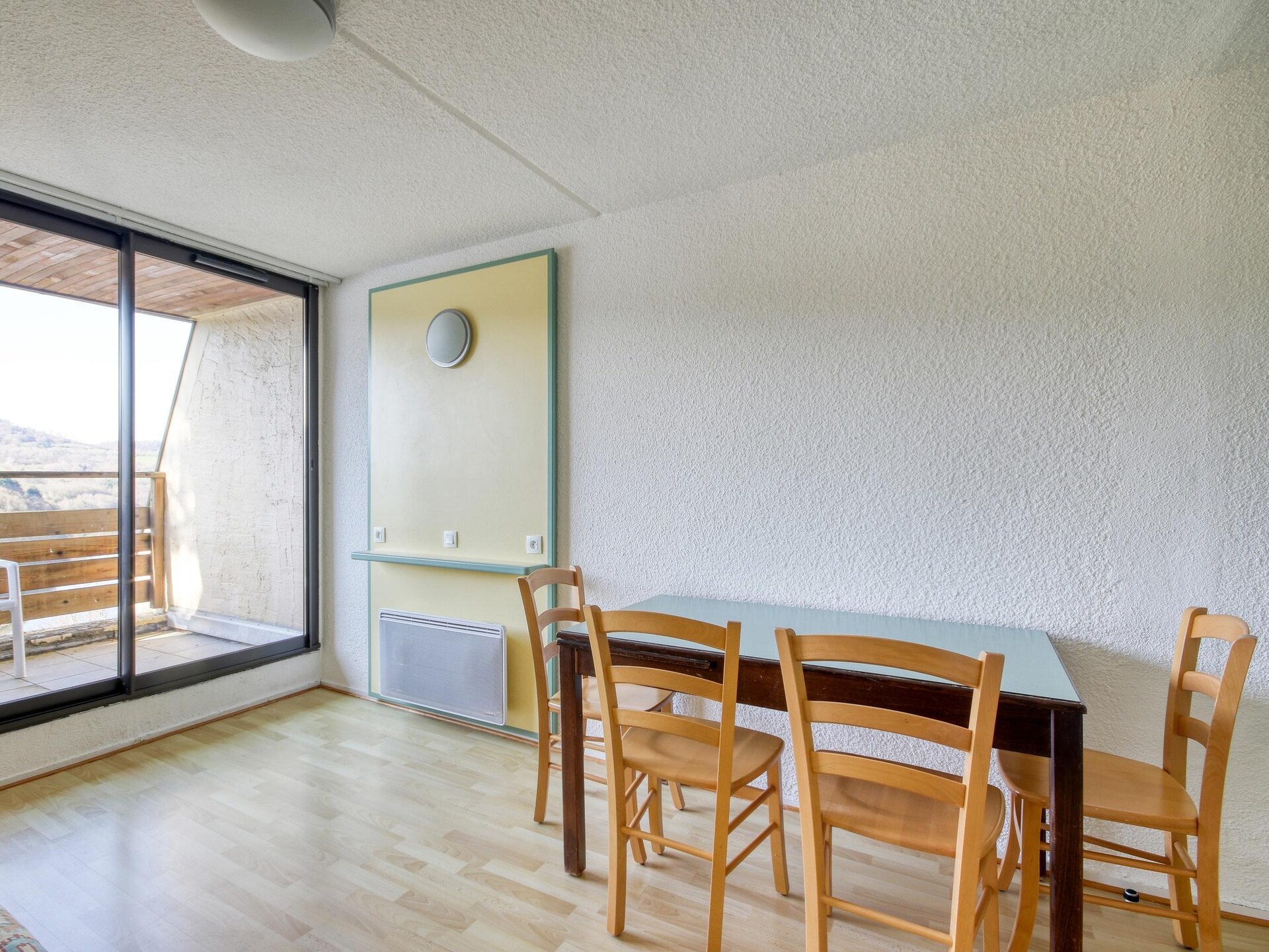 Appartement aan meer van Fades-Besserves met zwembad en uitzicht in Auvergne - foto 19