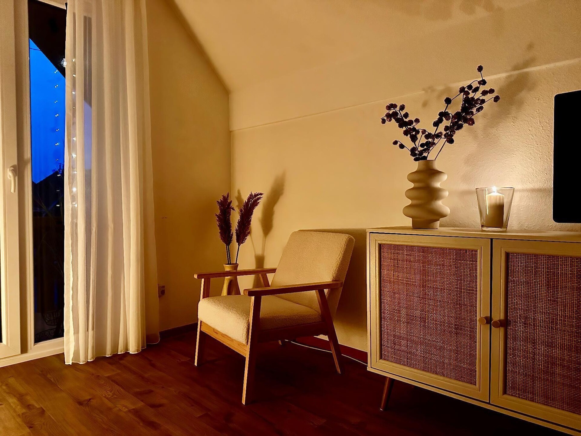 Licht appartement met balkon nabij haven Lemkenhafen, 5 km van strand - foto 10