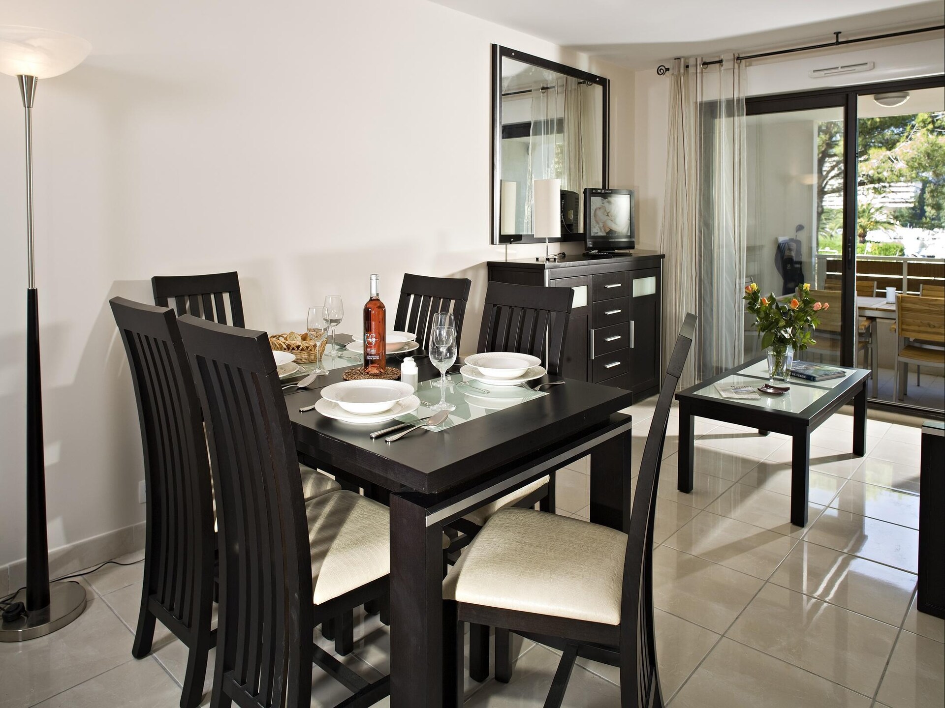 Licht appartement met terras bij de jachthaven in Mandelieu-la-Napoule - foto 14