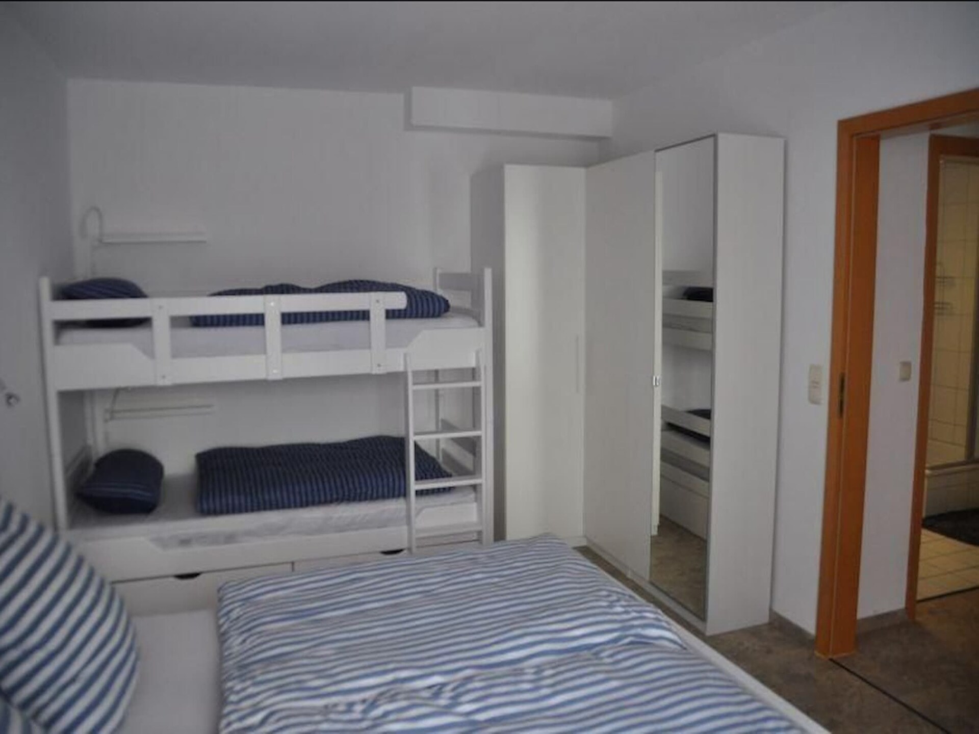 Havenappartement Orth met balkon en uitzicht op zee, 5 km van strand - foto 8