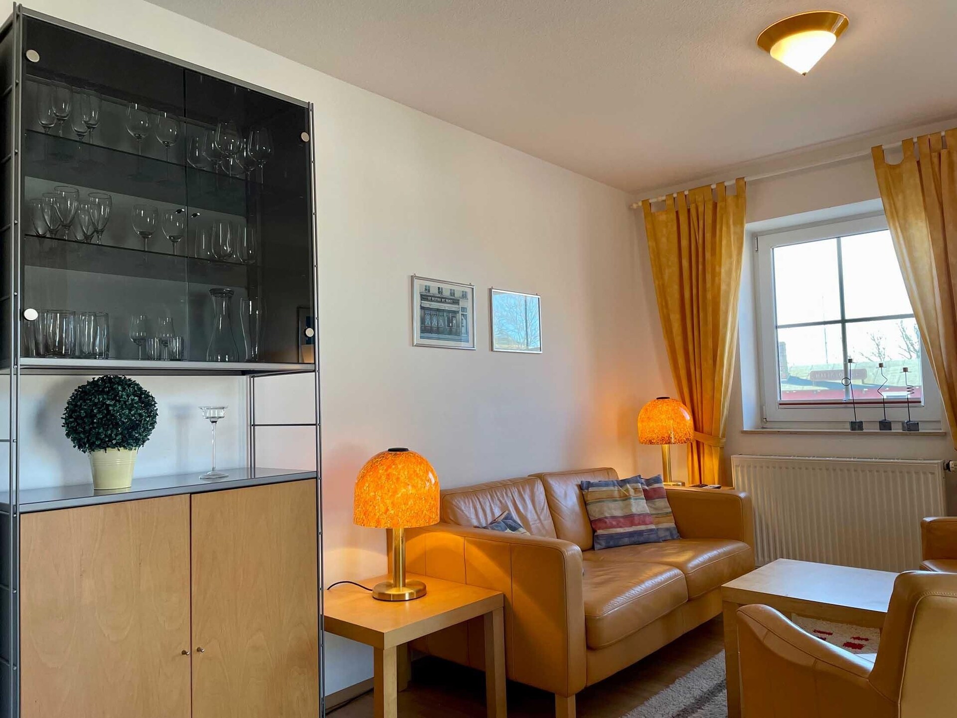 Rustiek appartement met havenzicht in Orth, 5 km van strand - foto 4