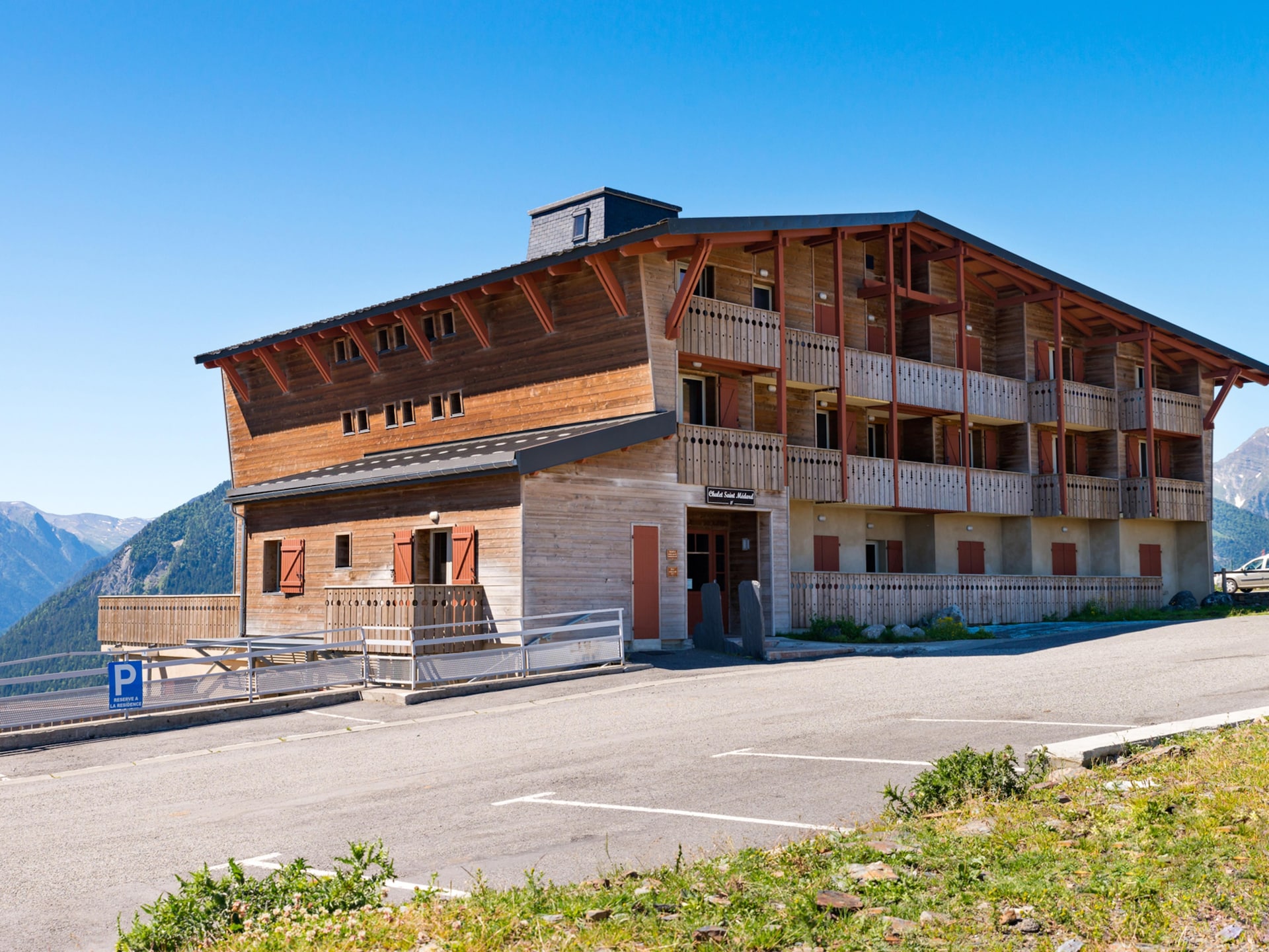 Ruim appartement voor 8 op de bergflank in Saint-Lary-Soulan met zwembad - foto 4