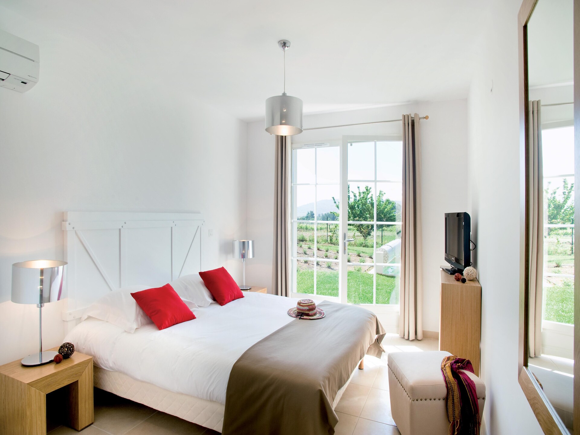 Vrijstaande villa met privézwembad voor 8 personen in Saint-Saturnin-lès-Apt - foto 7