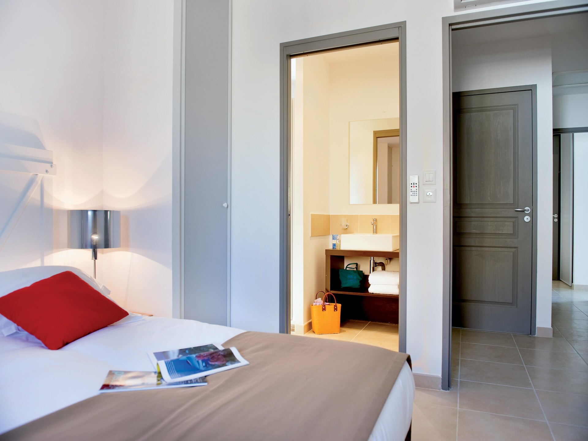 Vrijstaande villa met privézwembad voor 8 personen in Saint-Saturnin-lès-Apt - foto 6