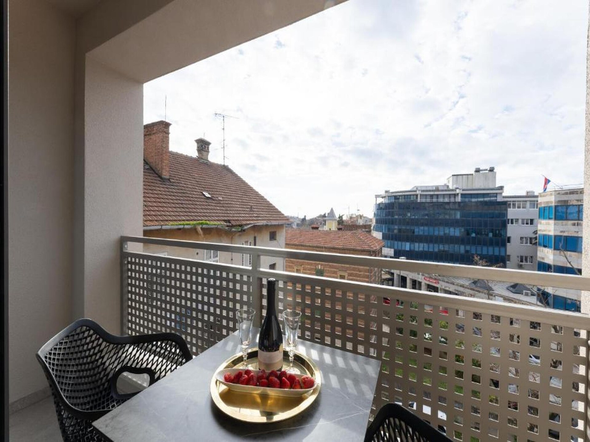 Eigentijdse kamer met balkon in het hart van Split - foto 5