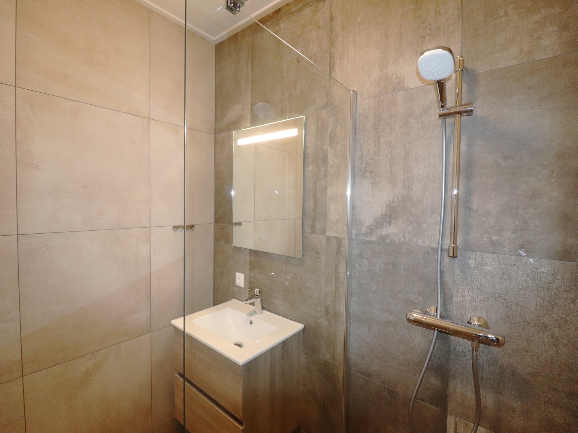 Modern vakantiehuis voor 8 personen in Leons · 130 m² - foto 18