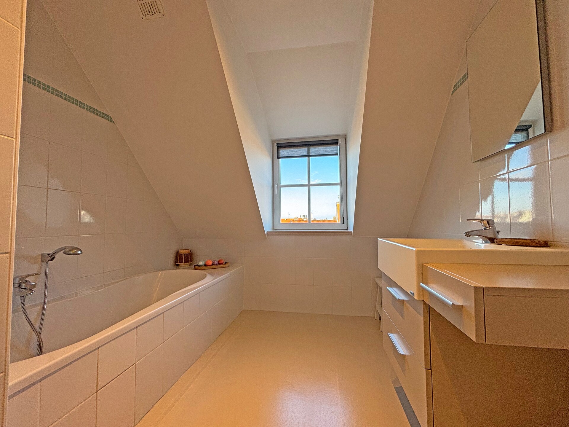 Lichte duplex met 2 slaapkamers en terras in Knokke-Heist - foto 15
