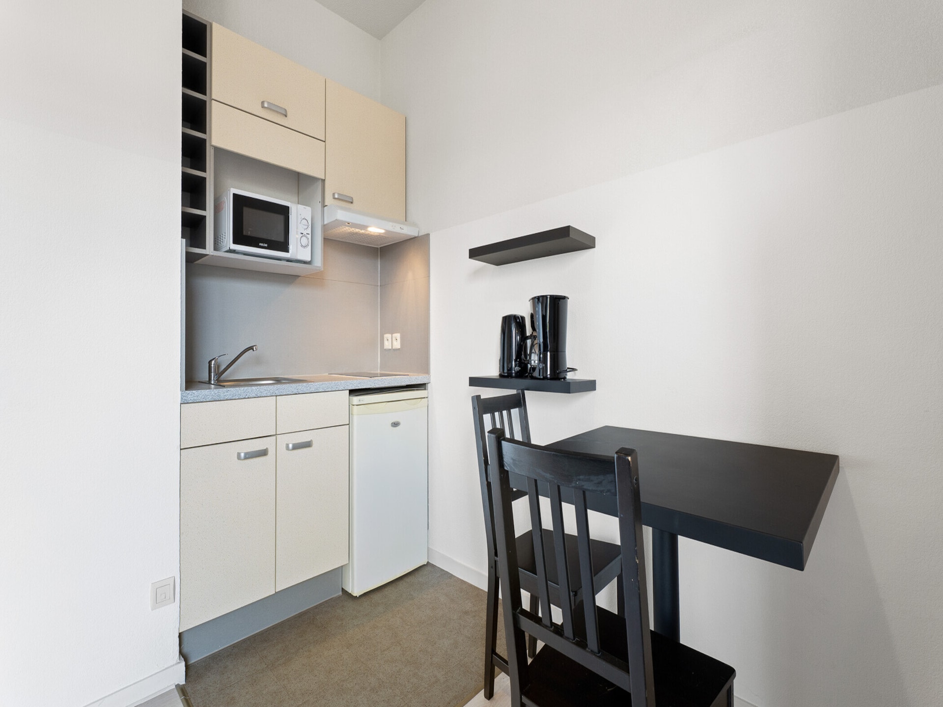 Centraal gelegen appartement in Grasse met balkon en zwembad - foto 2