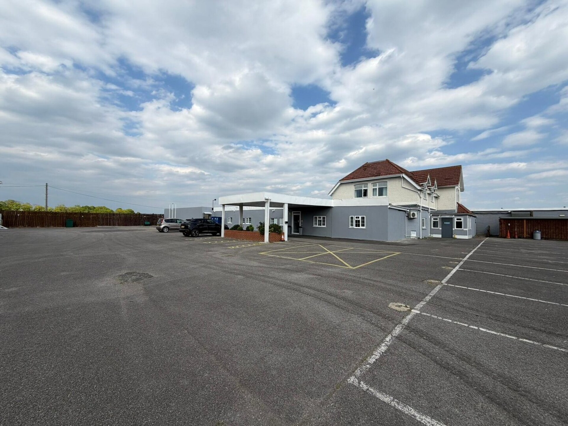 Compacte 2-persoons kamer nabij Heathrow met gratis WiFi - foto 1