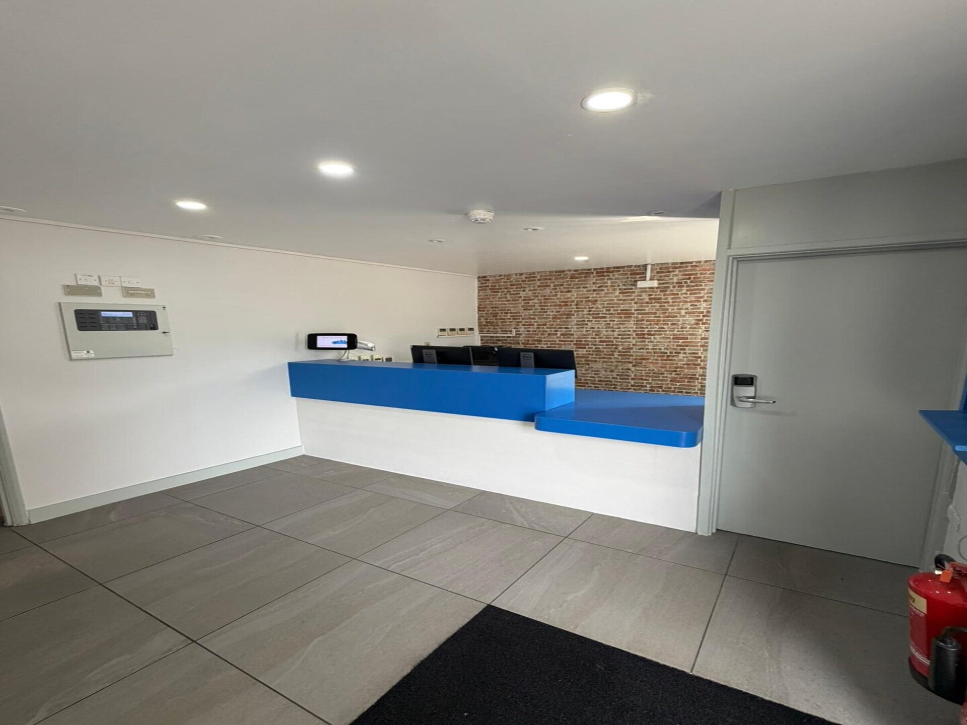Compacte 2-persoons kamer nabij Heathrow met gratis WiFi - foto 2